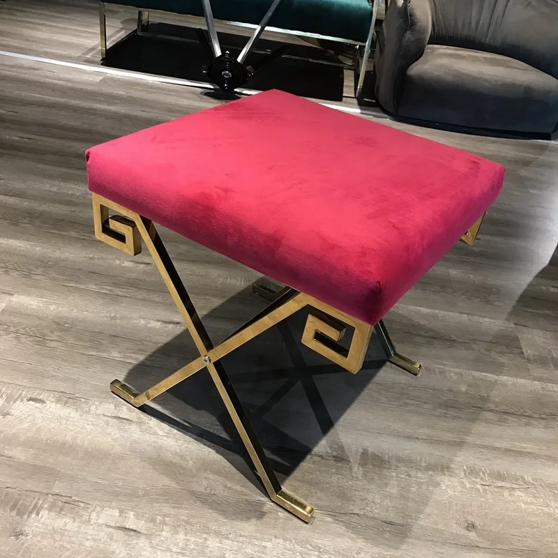 Pouf 2020 New Luxury Liftstyle Interior Design Small Fancy Stool Ottoman with Gold Brushed Frame and Button Tufted