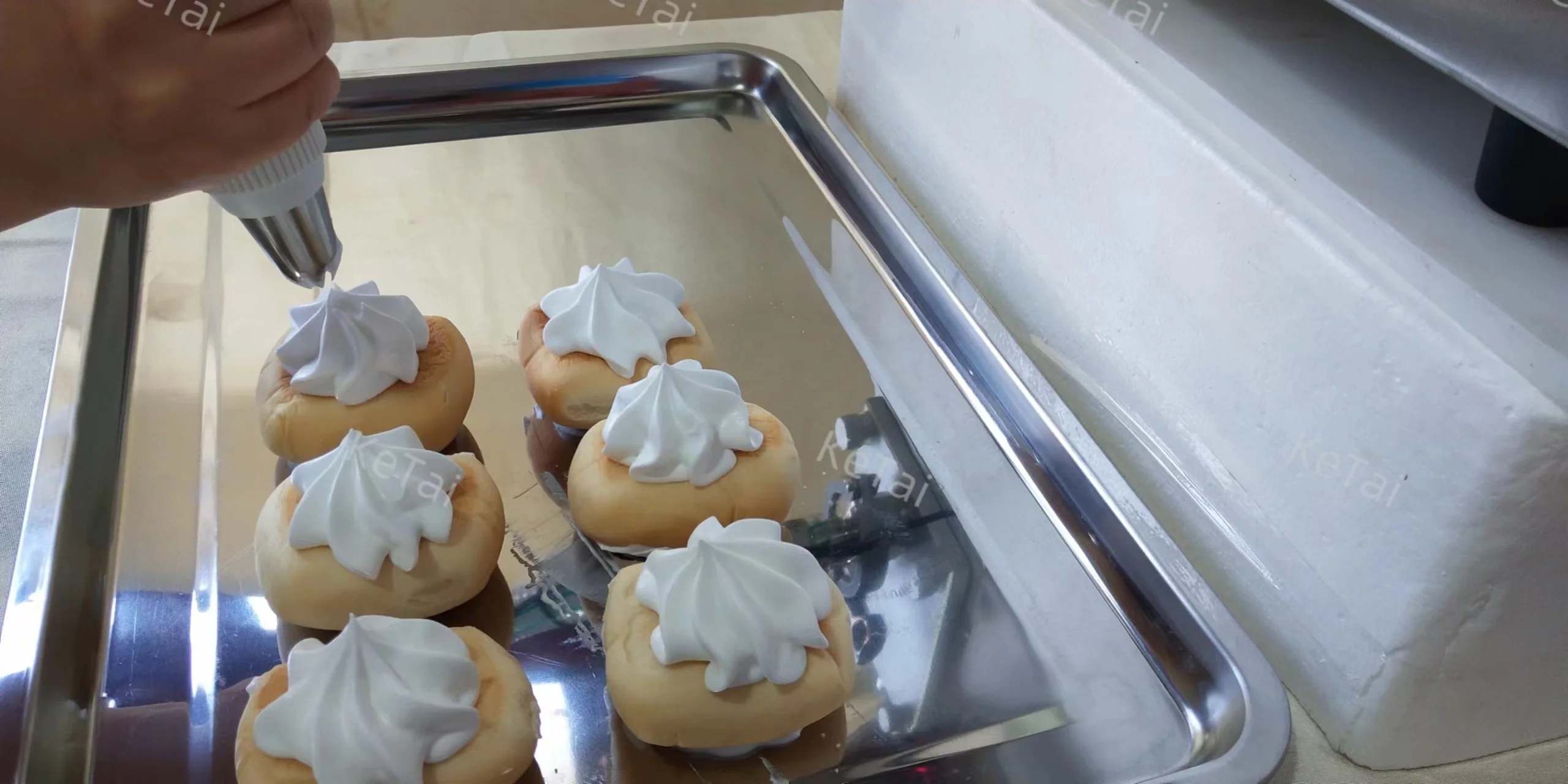 ZD200B Jam Butter Puff Core  Injection  Bread Filling Machine Used for Biscuit Bread Pastry with Different Head Options