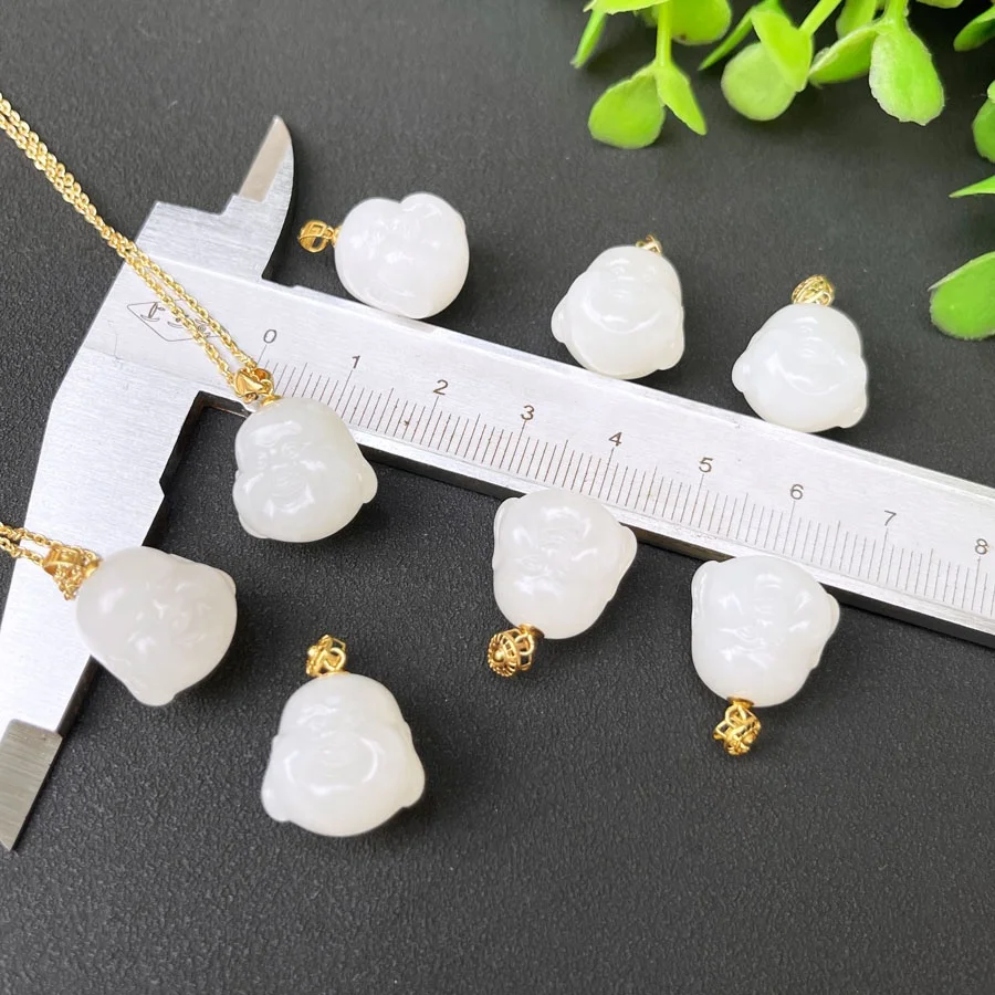 Wholesale Price Jewelry Semi-precious Stone Crafts Nephrite Buddha Natural Hetian Jade Pendant with18k Gold Clasp