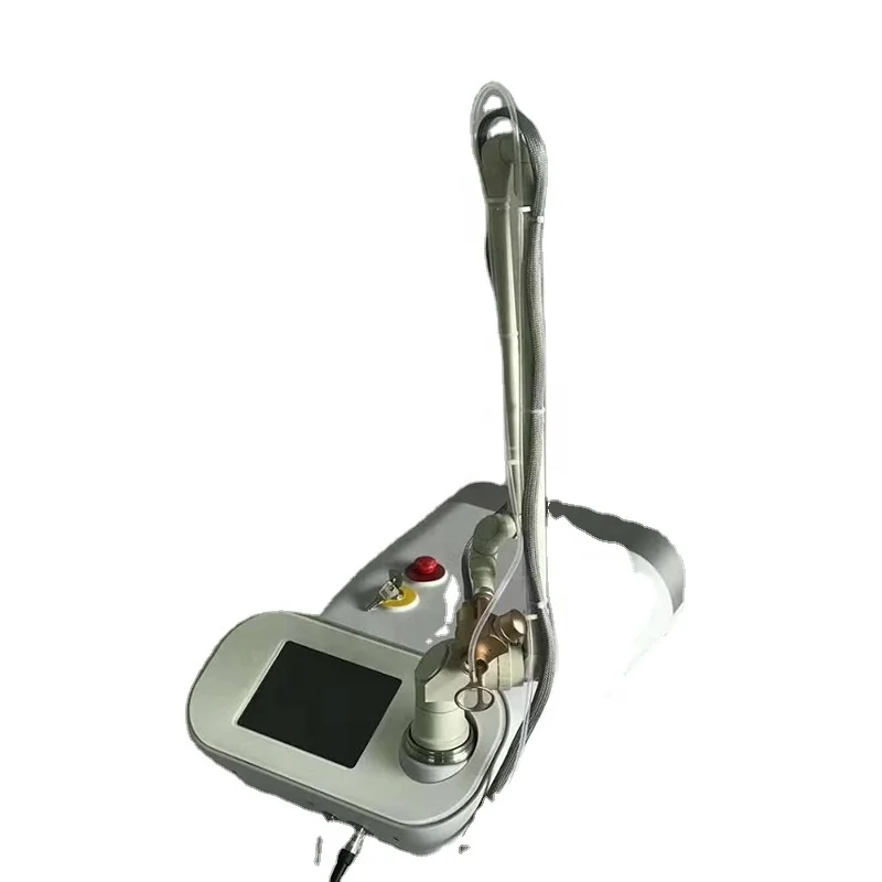 Factory sells a portable model of the best skin stretch marks removal 10600nm 4D co2 fractional laser vaginal tightening machine