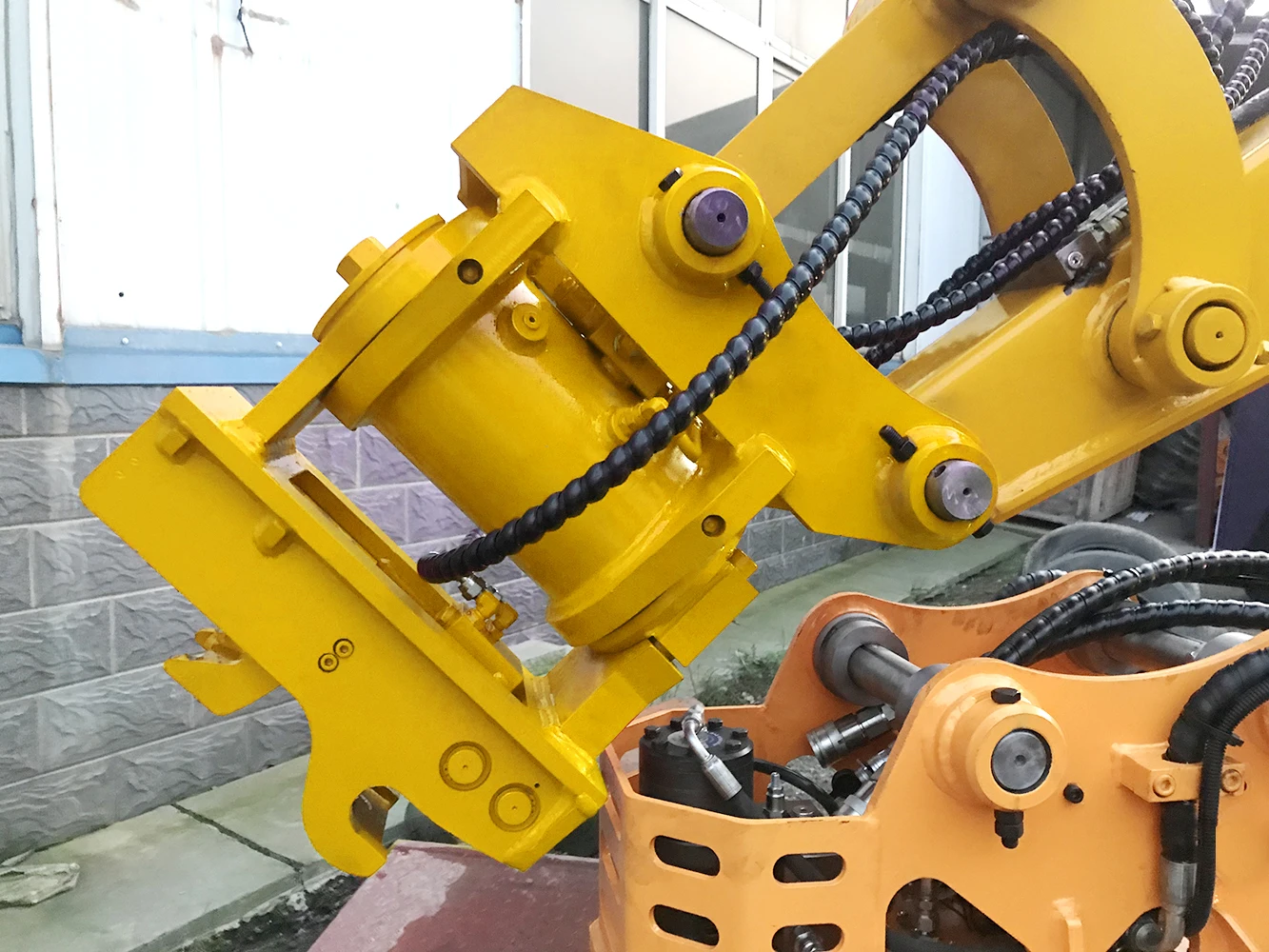 Hydraulic Tilt Hitch for Excavators Quick and Easy Attachment Swapping