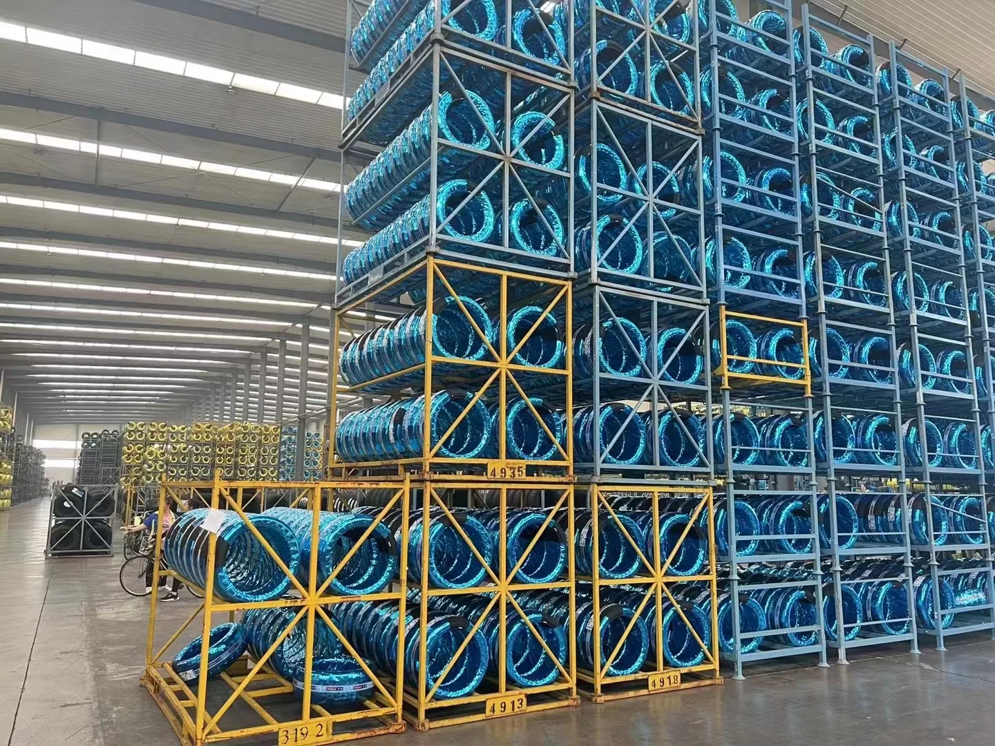 China brand truck tire manufacturer bus and truck tire 11.00R20 radial truck tyre