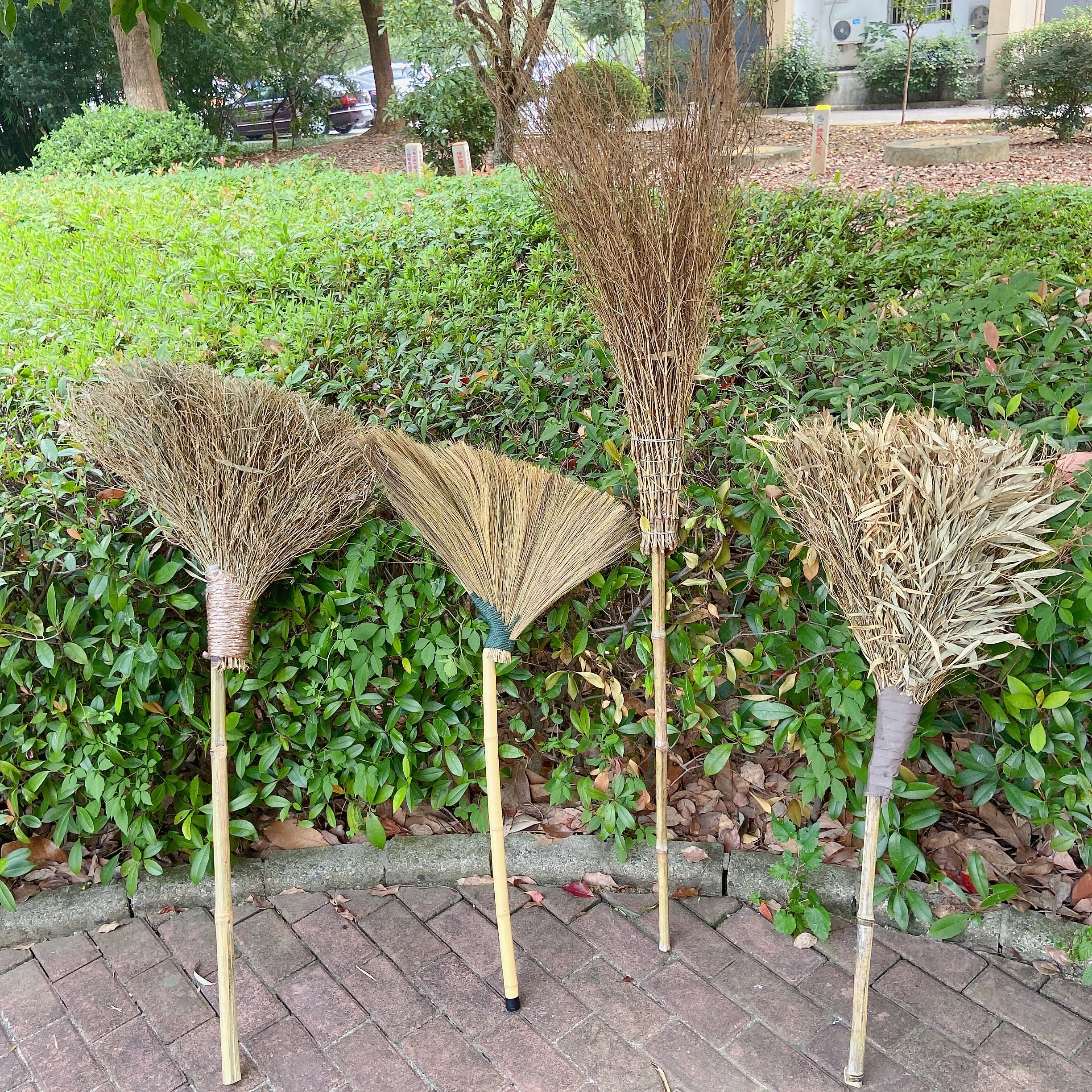 Manual Make Cheap Household Long Circular Bamboo Leaf Push Brooms Multi-function Magic Broom Supplier