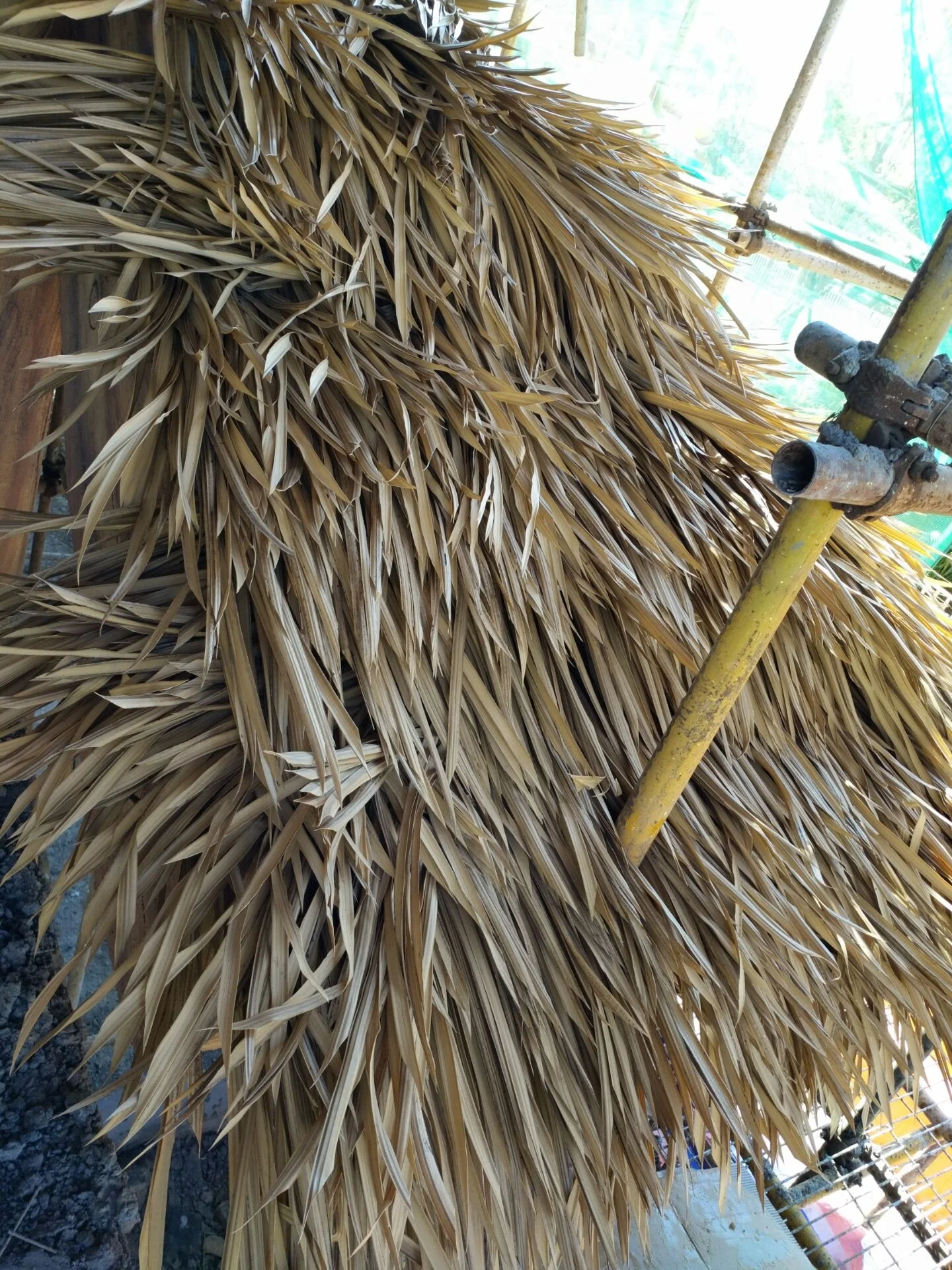 
synthetic artificial thatch roof tiles for roofing decoration 