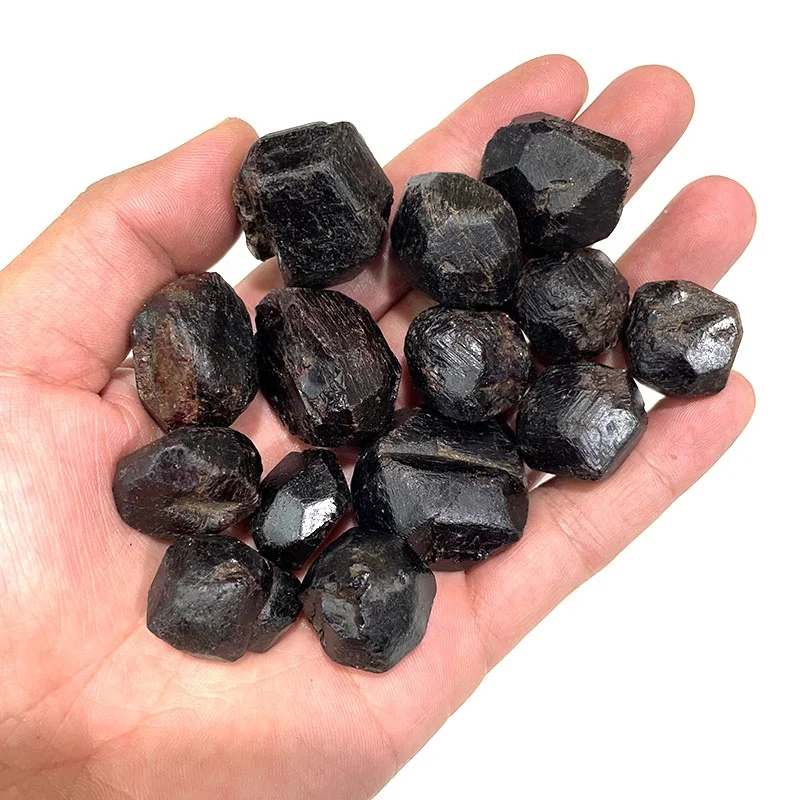 Wholesale minerals natural red rough Garnet raw semiprecious stone for Home decoration