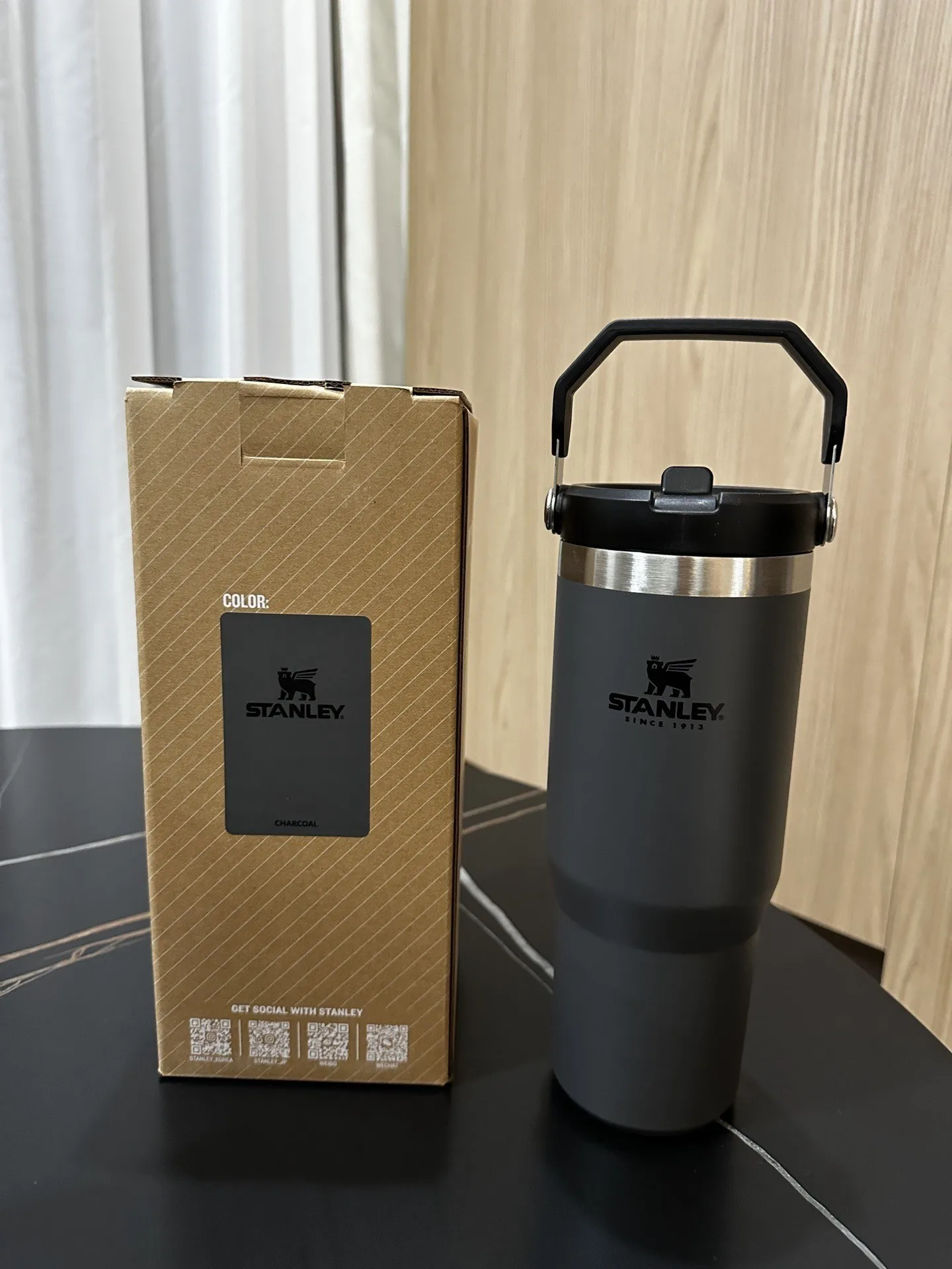 Hot selling 304 stainless steel insulated cup 30oz car cup with handle outdoor convenient insulated cup