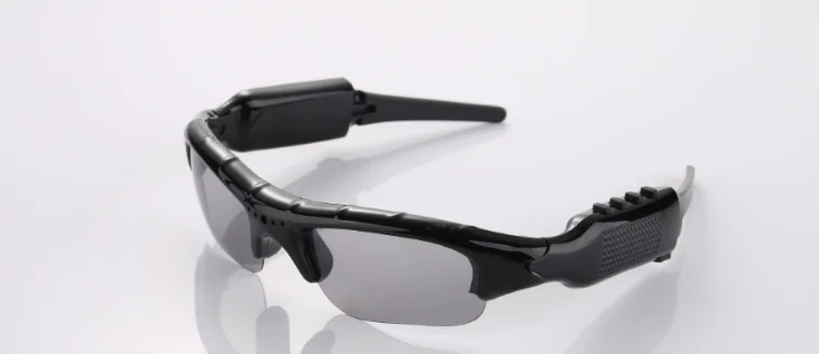 Fashionable Smart blue-tooth glasses portable multifunction sunglasses for driving and Entertainment