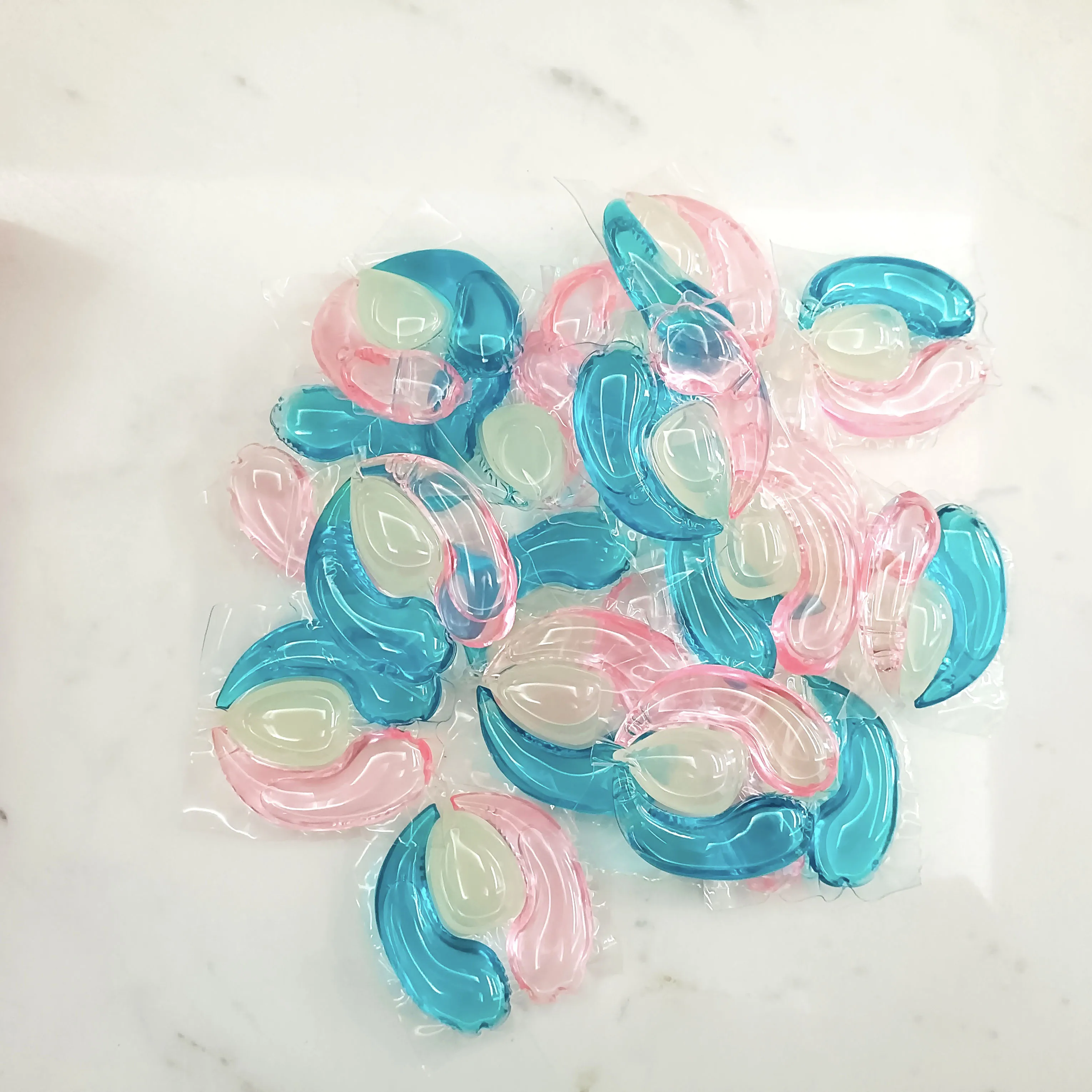 OEM 3 in 1 Laundry Pods fragrance laundry Detergent Capsules  Wholesale Natural Organic Washing Cleaner products