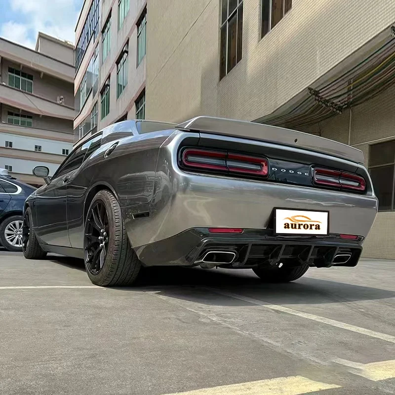 Suitable for Dodge Challenger carbon fiber rear bumper rear diffuser dodge charger carbon fiber spoiler