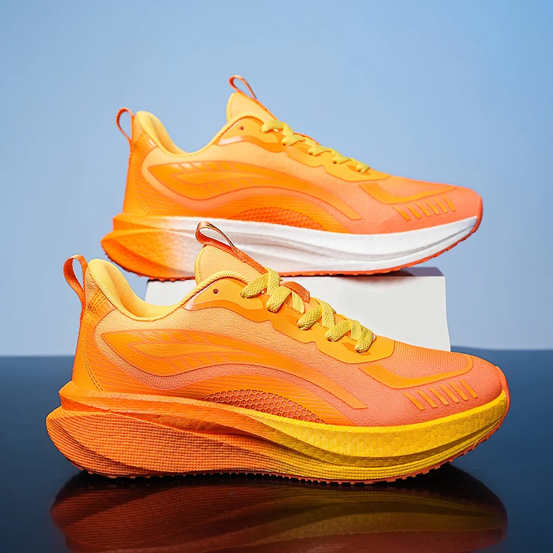 Custom Fashionable Breathable Sports Shoes Lightweight Mesh Cushioning Running Shoes For Men