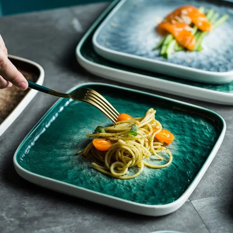 Custom Or Standard Low Price Black Plastic Dinner Plates Sets Round