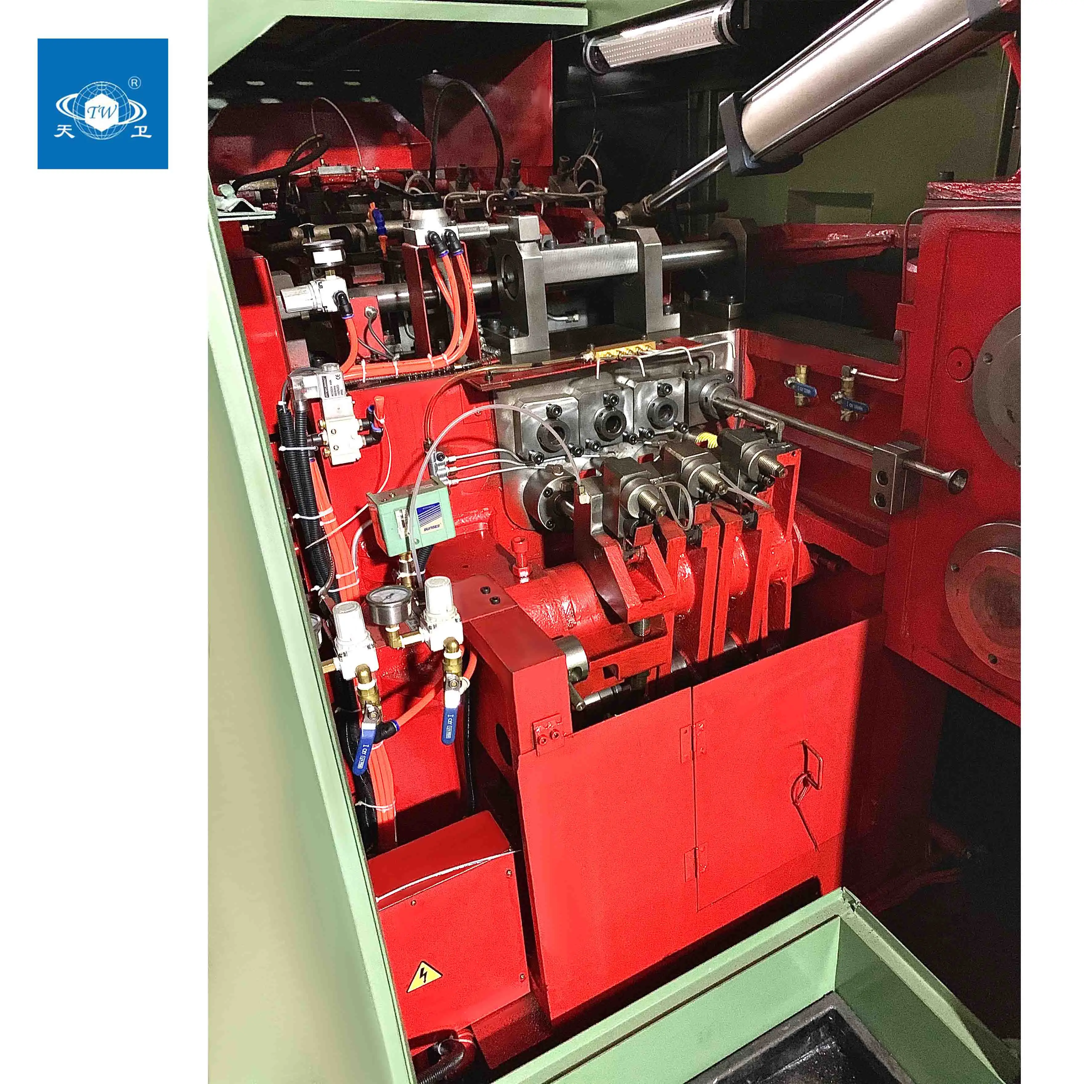 
13B-3SL Three Station M8 Bolt Screw Making Automatic Cold Heading Machine 