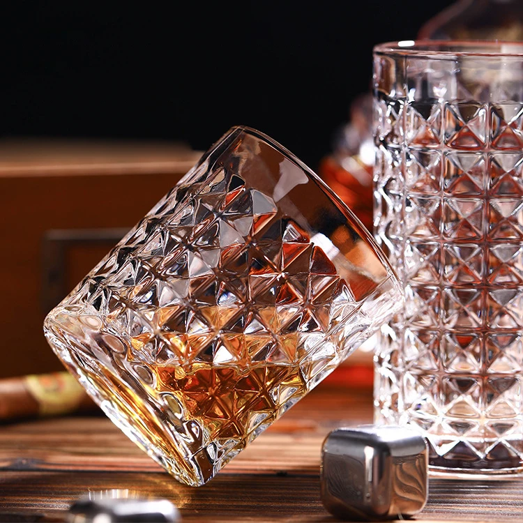Old Fashioned Crystal Whiskey Glasses Luxury Lead-Free Rotate Tumbler Whiskey Glass Cup For Home Bar Party
