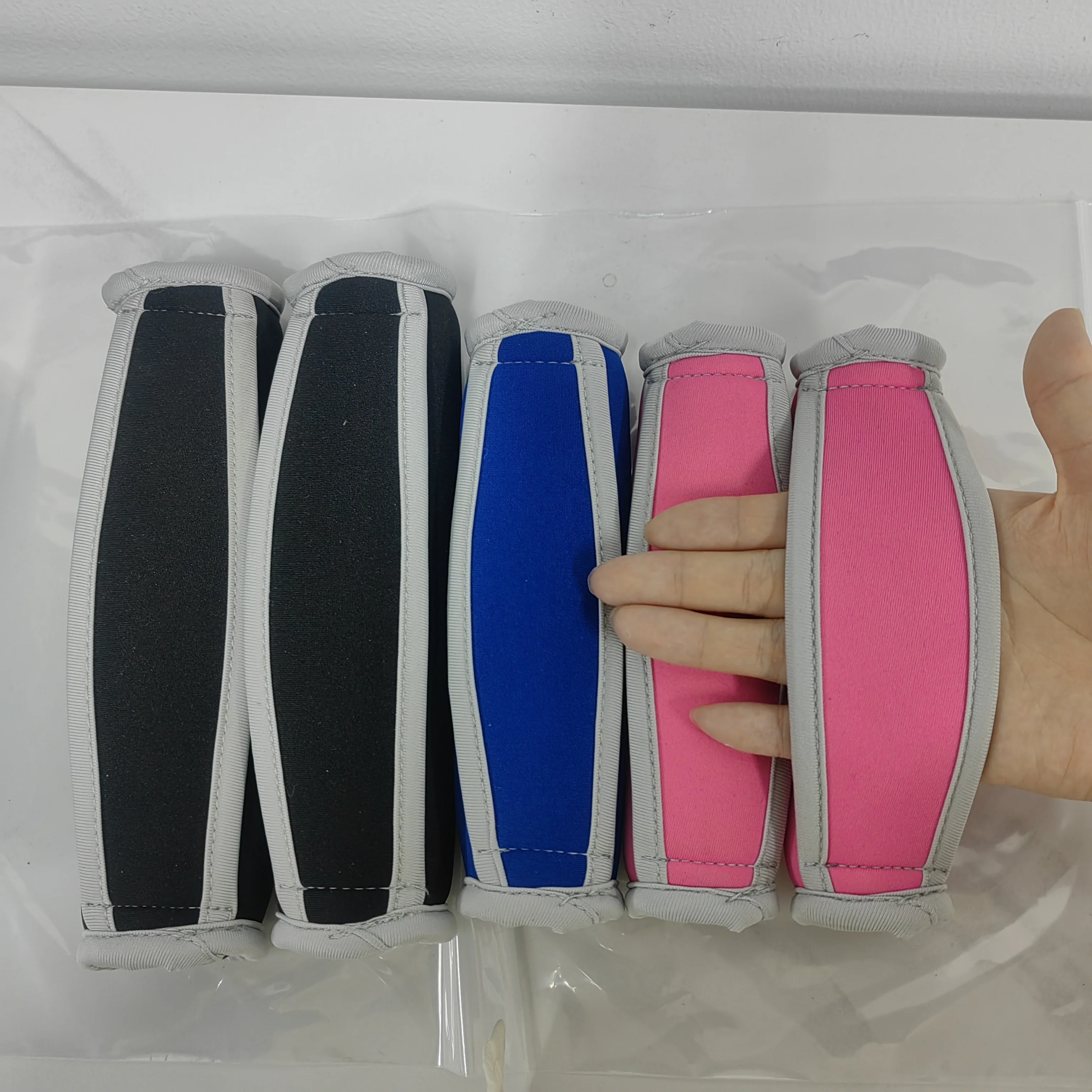 Hot Selling Soft Hand Strap Dumbbells Set Free Weights for Running Sports Fitness for Both Men and Women High quality
