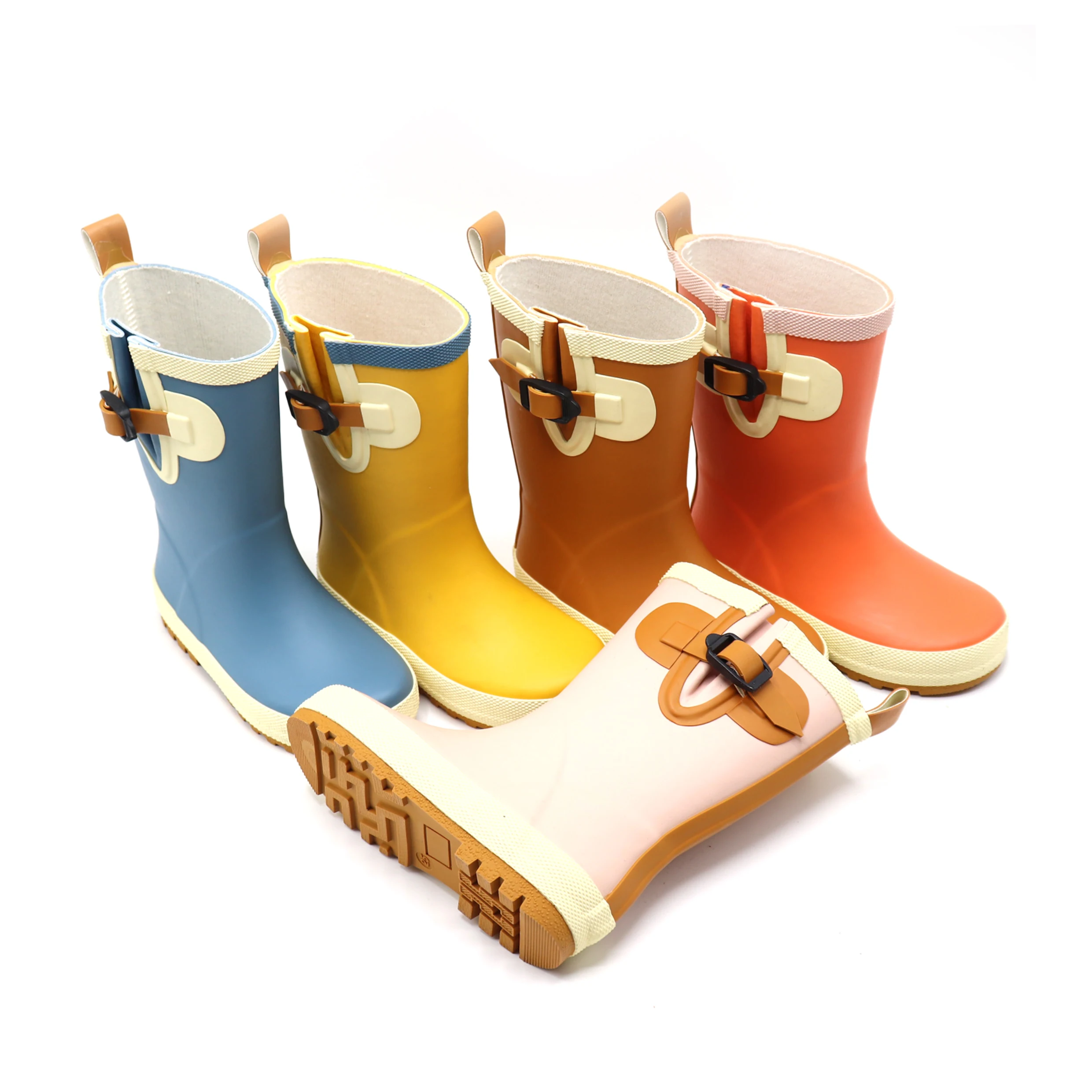 Wholesale factory price brightly color rain boots yellow waterproof gumboots rubber rain shoes