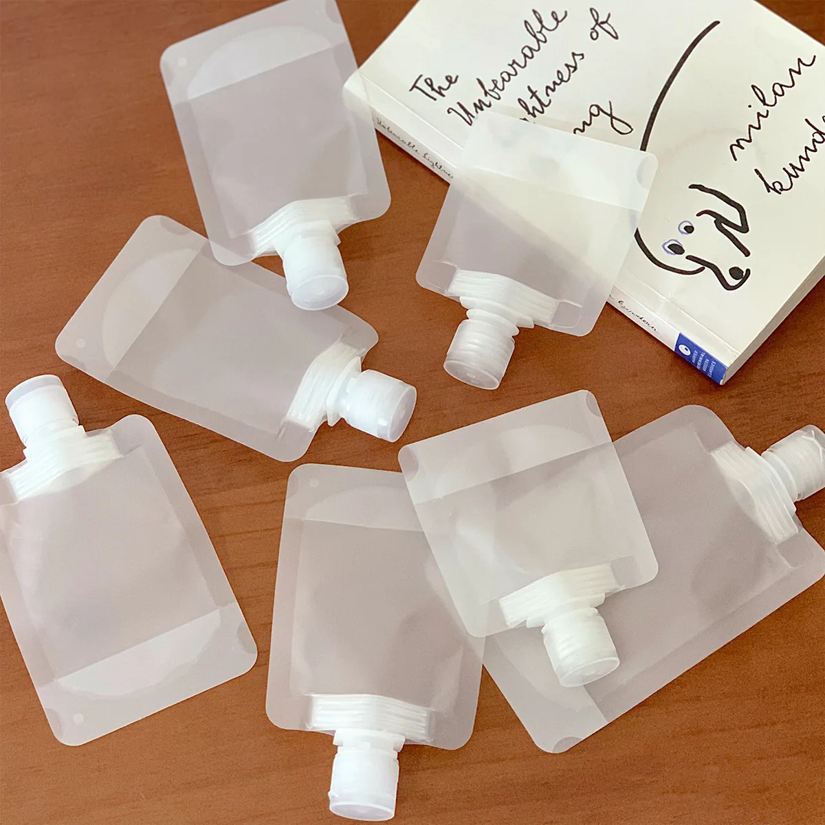 Stock 30ml 50ml 100ml Liquid Flip Mouth Travel Emulsion Dispenser Bag