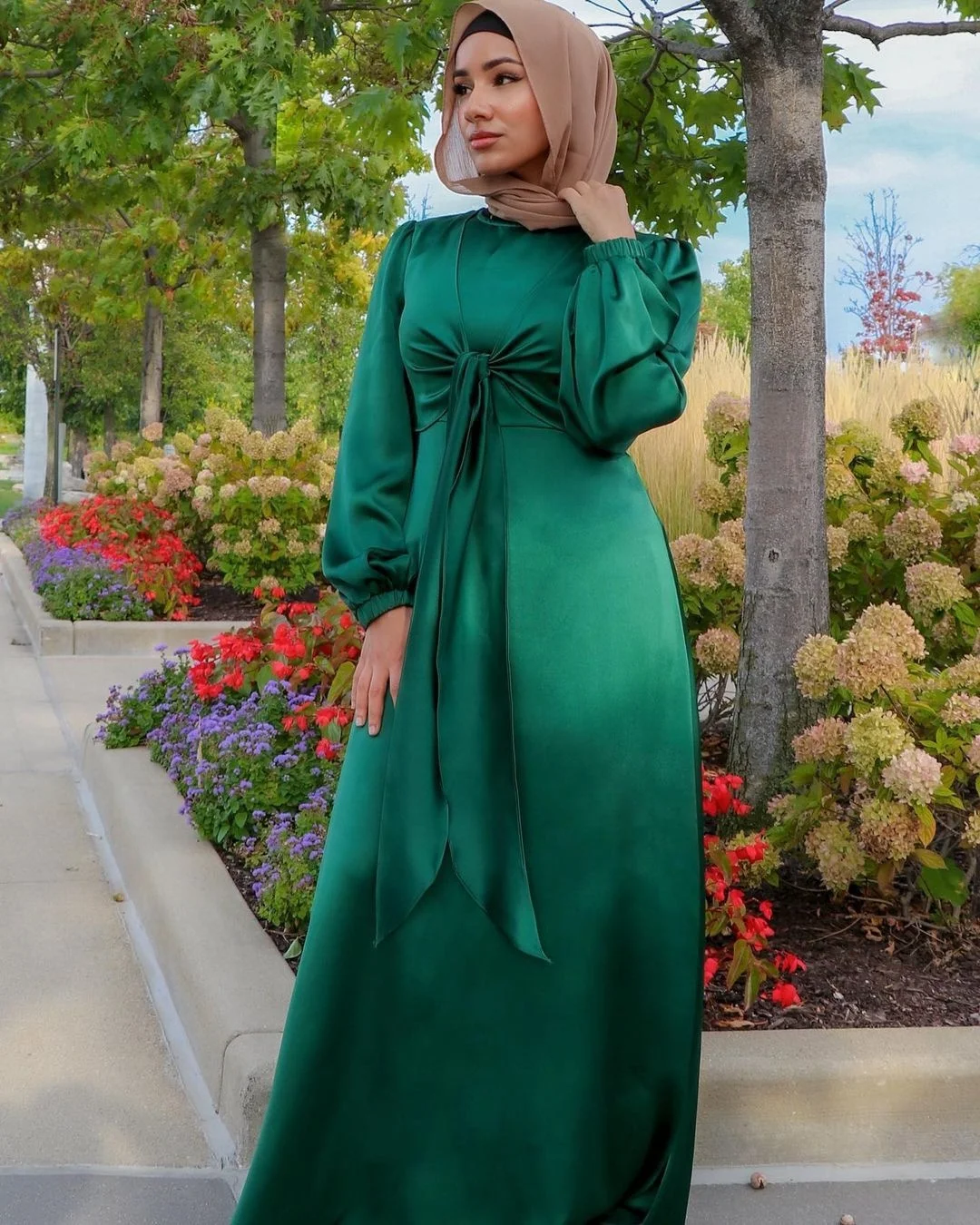 Wholesale New Fashion Islamic Clothing Lace-Up Satin Abaya Turkey Arabic Dubai Hijab Style Solid Double Satin Long Dress