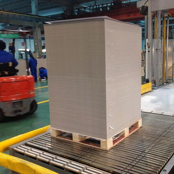 Цена по прейскуранту завода-изготовителя fbb gc1 350gsm дуплексная бумажная рулон 300 gsm сторона дуплексной доски белая задняя картона гофрированной картонной коробке с принтом
