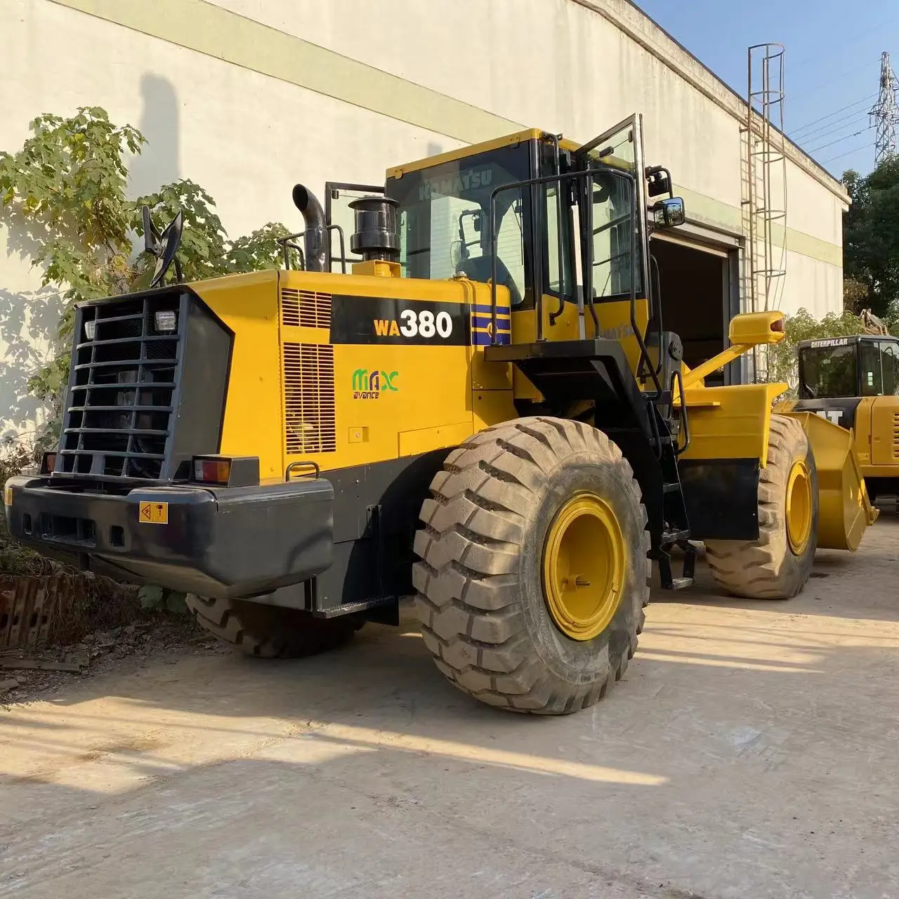 Used  Komatsu loader WA380 japan