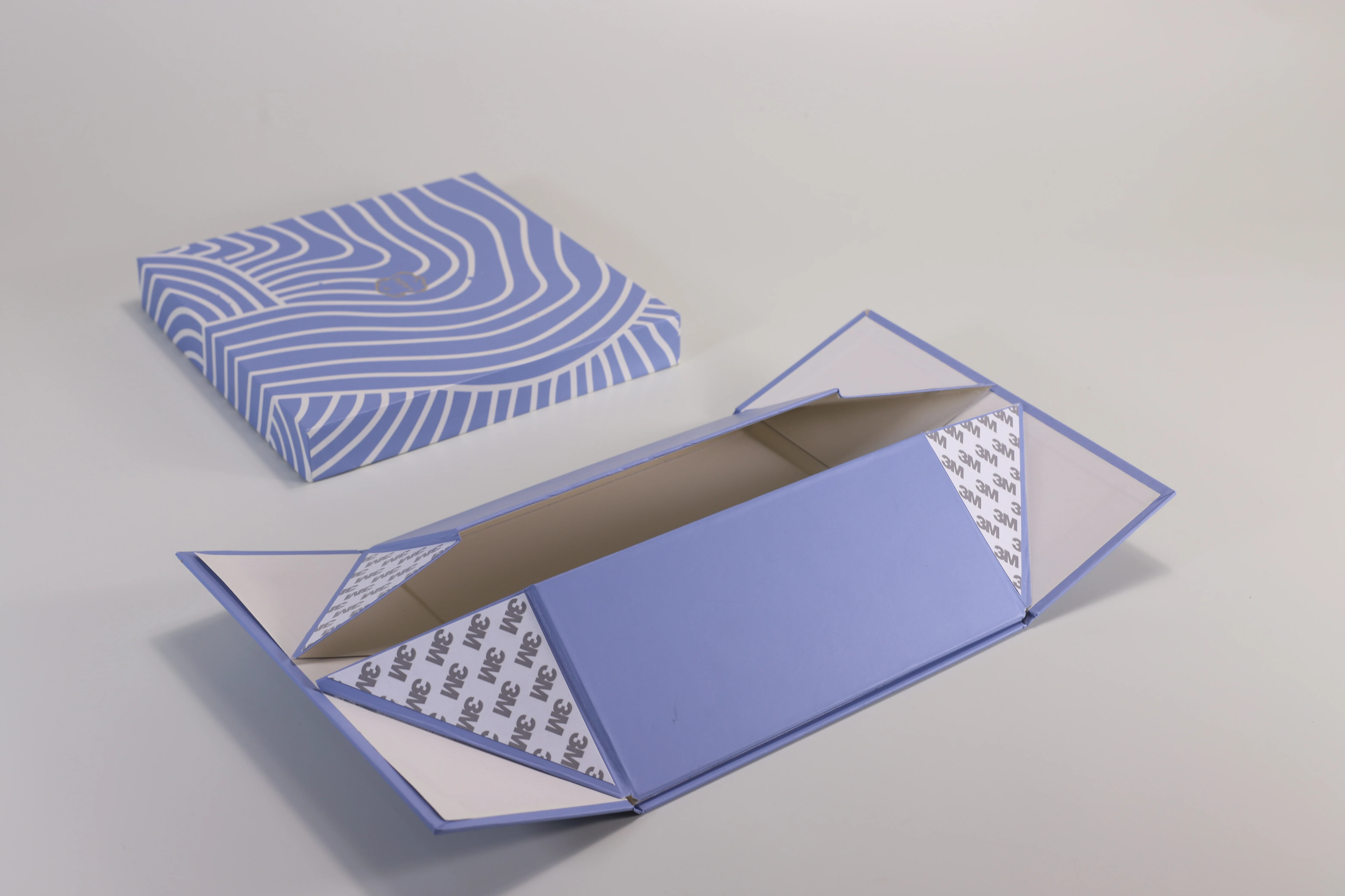 Rigid Hard Foldable Box Luxury Product Packaging Premium Cosmetics Packaging