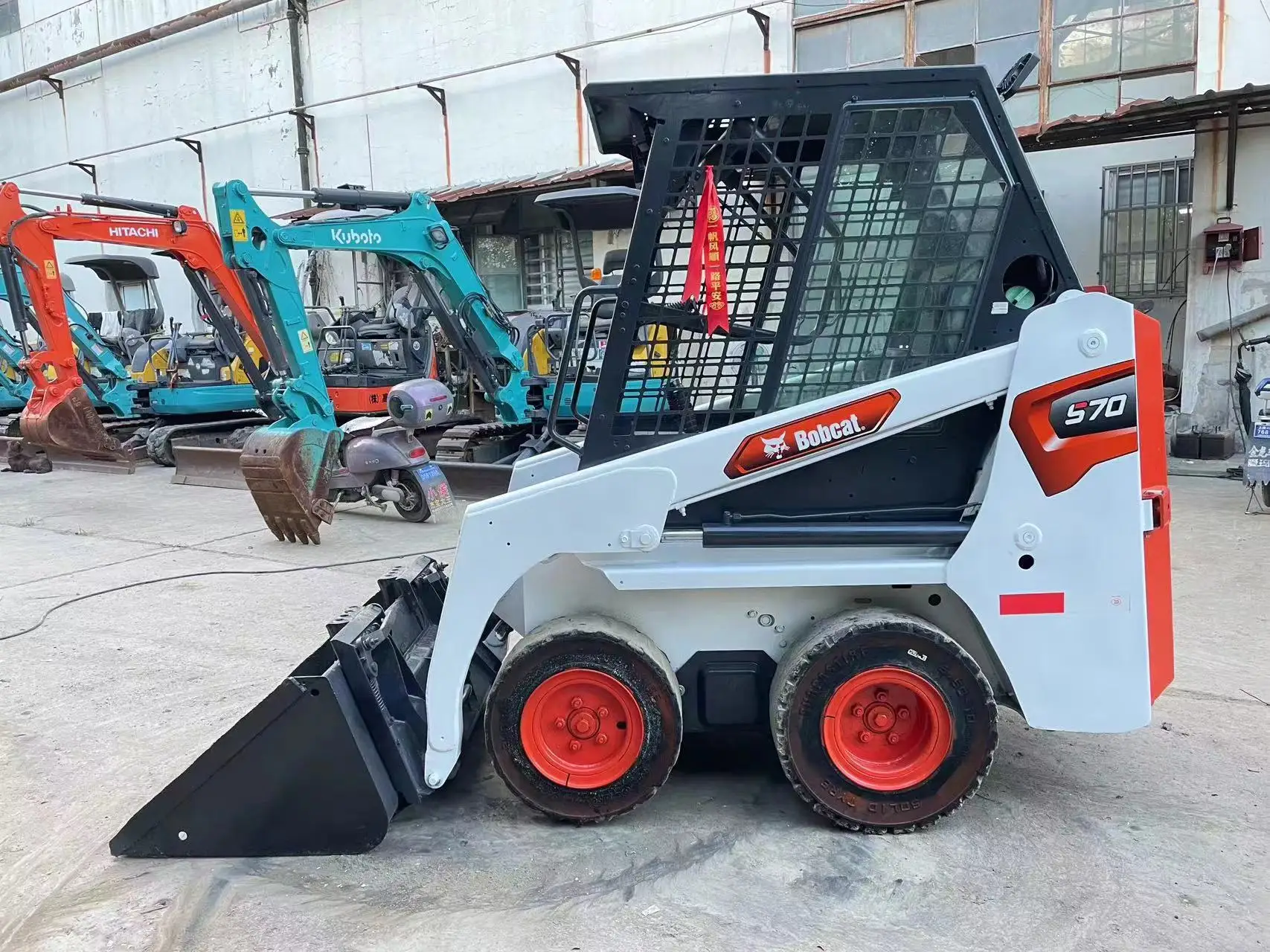 Многофункциональный строительный погрузчик Bobcat S70