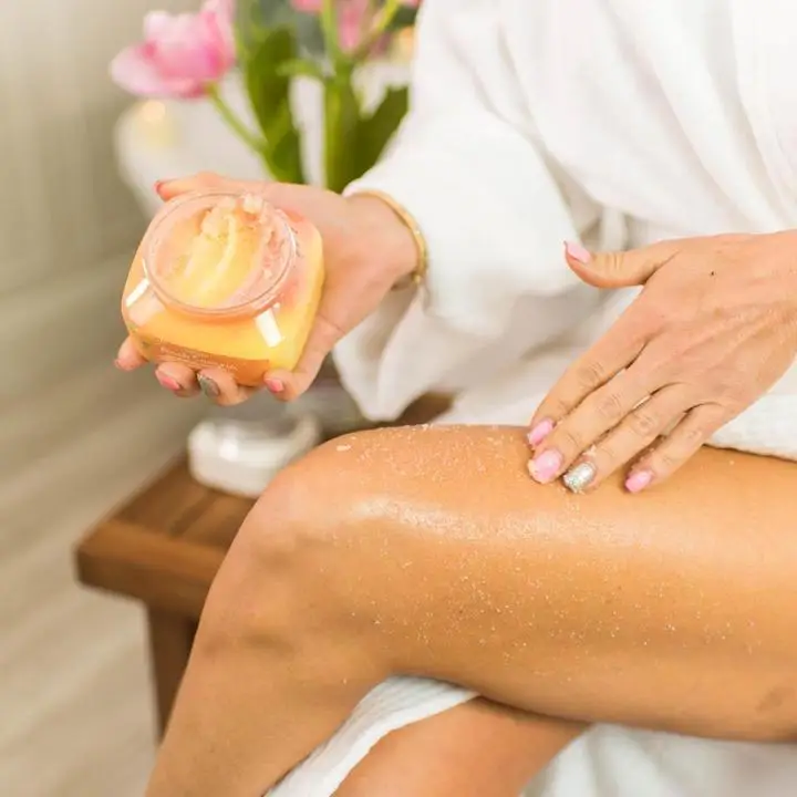 China Factory Cheap Price Low Moq Gommage Peche Du Corps Fruit Peach Essences Candy Sugar Ice Cream Pink Exfoliating Body Scrub