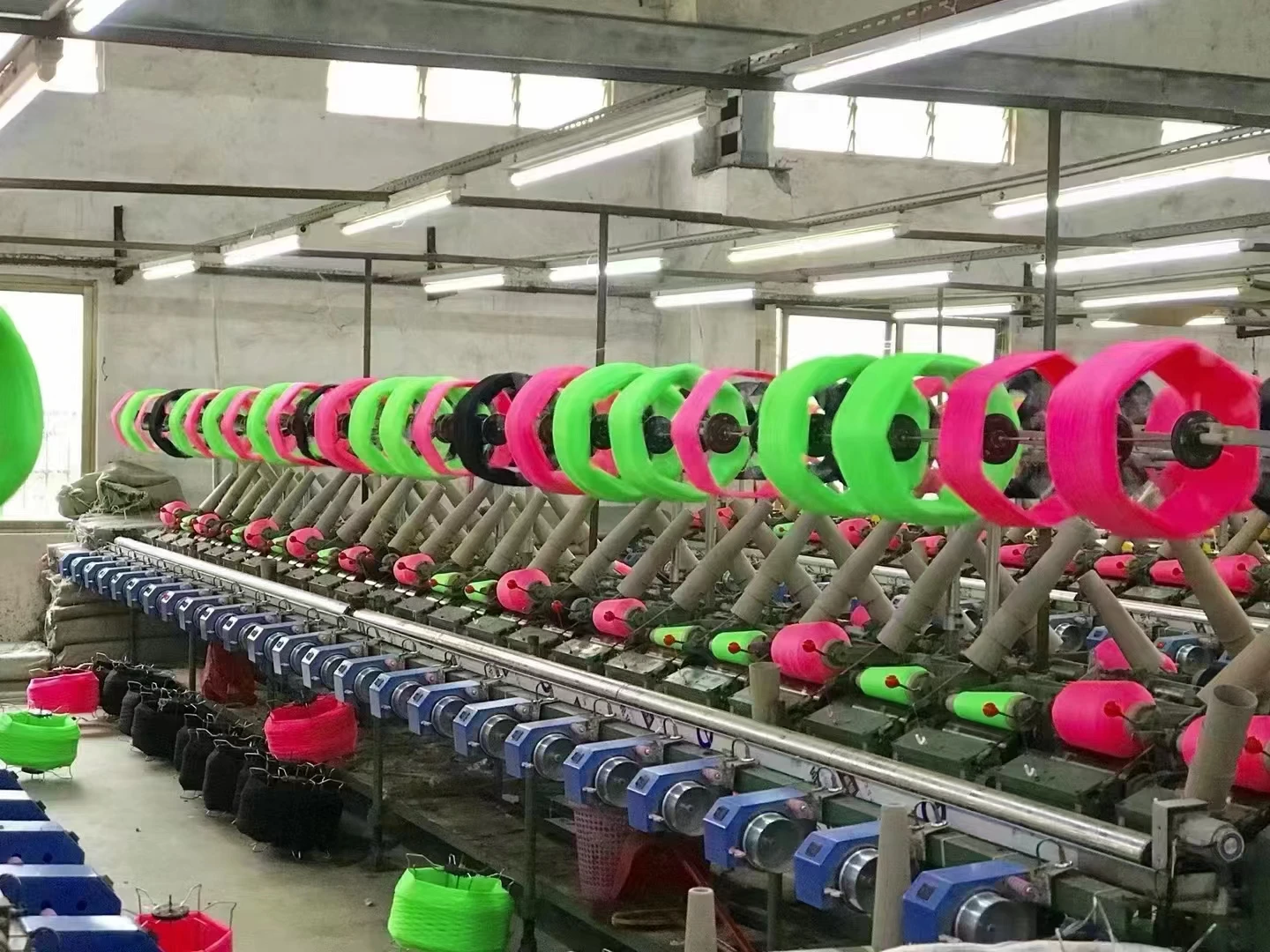 100% Nylon Hot Melt Ring Spun Yarn 30 Count 20Den 70D 100D Custom High Twisted Nylon Monofilament Yarn Dty