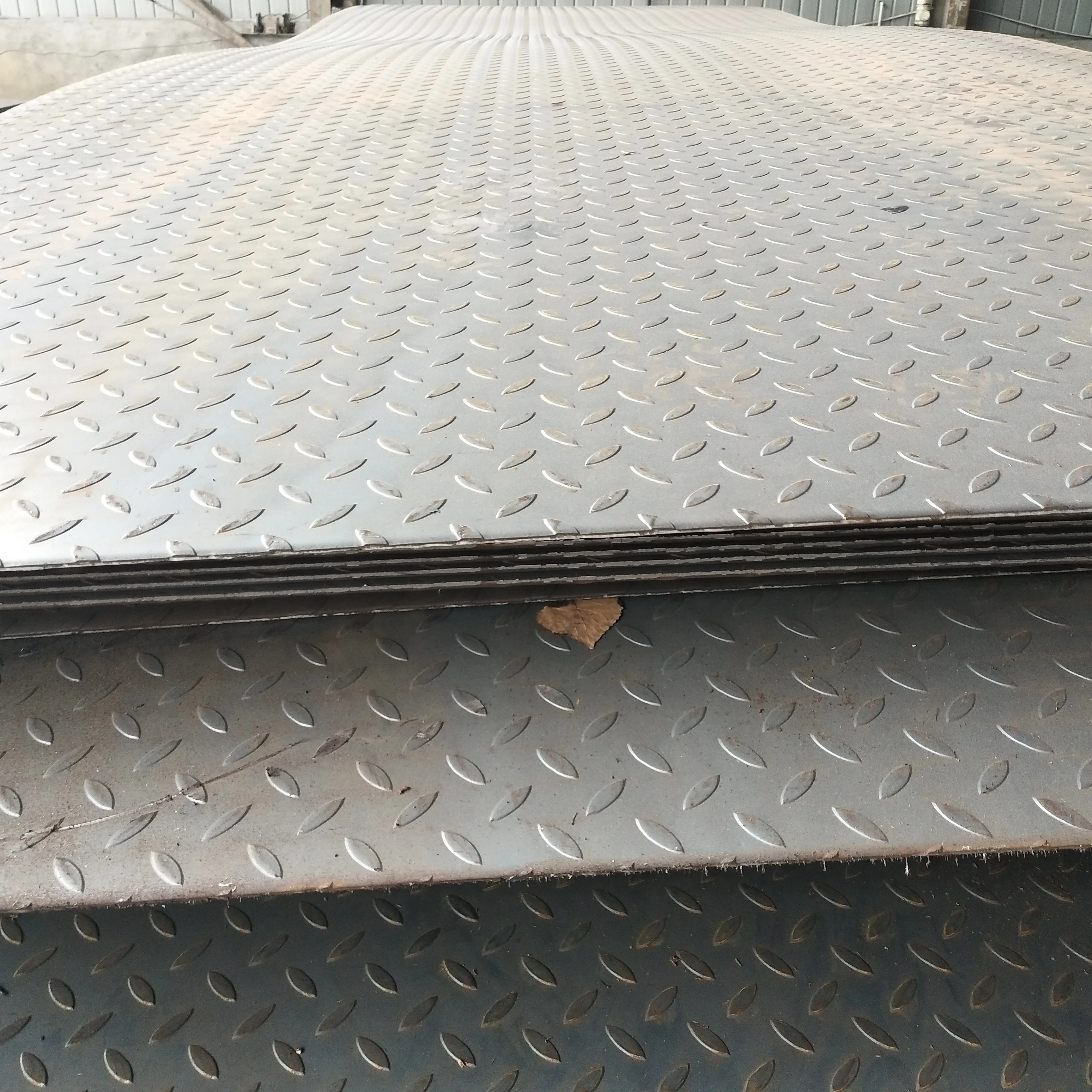ASTM A36 Hot Rolled Steel Galvanized checkered Carbon Steel Sheet/plate chequered coil for steel products manufacturers