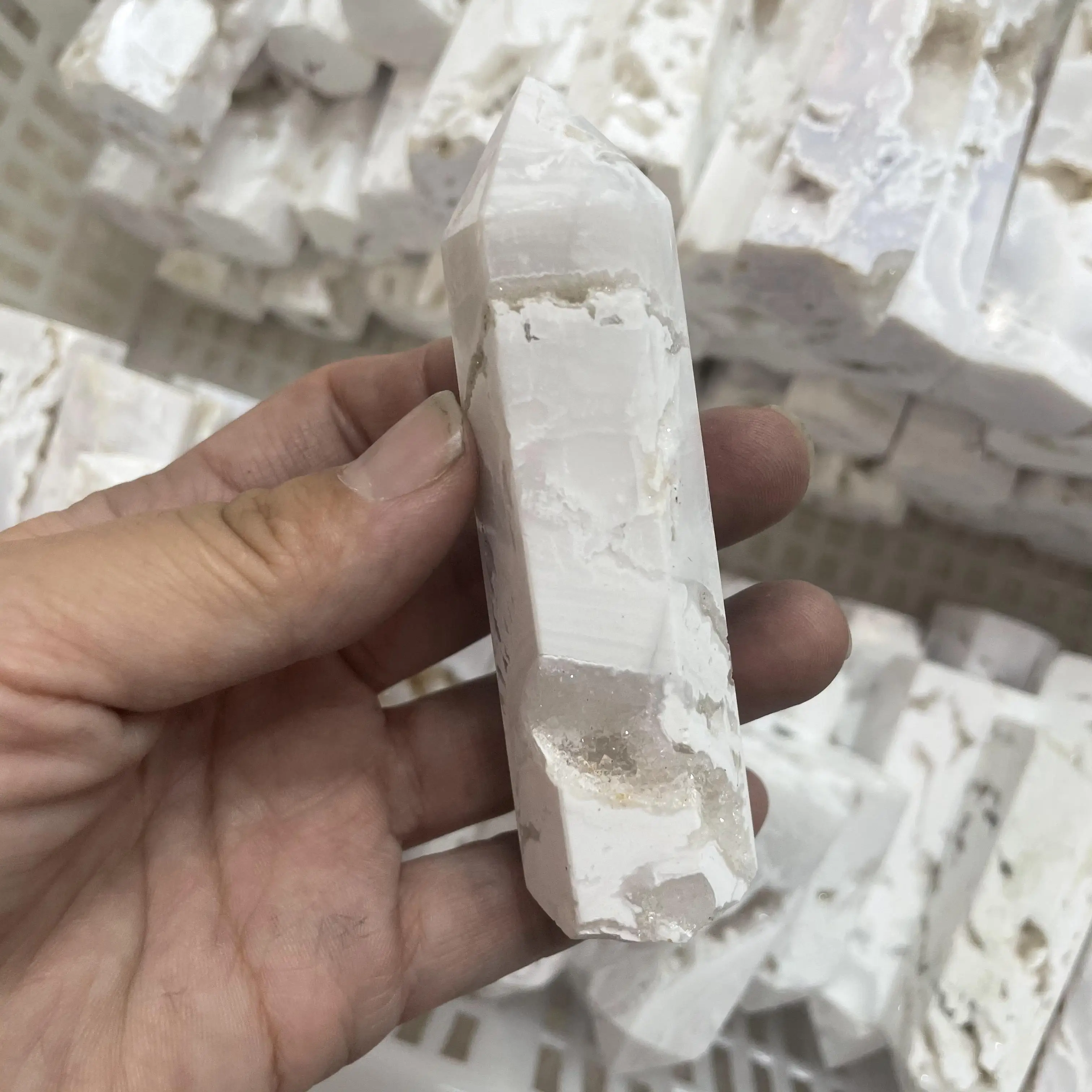 High quality druzy white agate towers natural gemstone crystals quartz agate healing tower points for home decoration