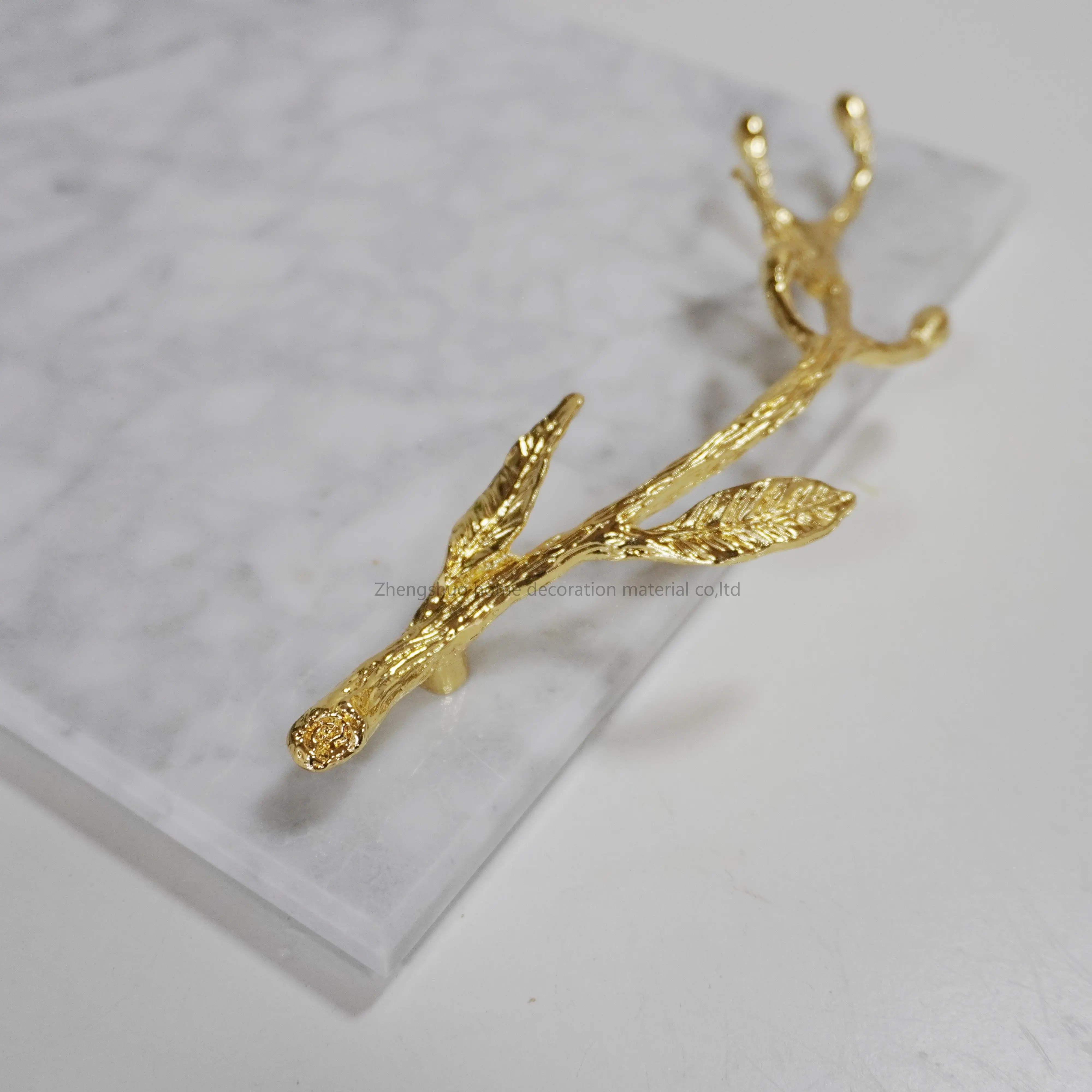 Factory wholesale  natural  white marble tray with gold flowers handles  for home decor