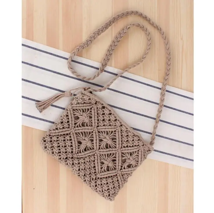 Bohemian simple Messenger Bags For Women summer Retro Knitted Straw Beach Bag Tassel Handbag
