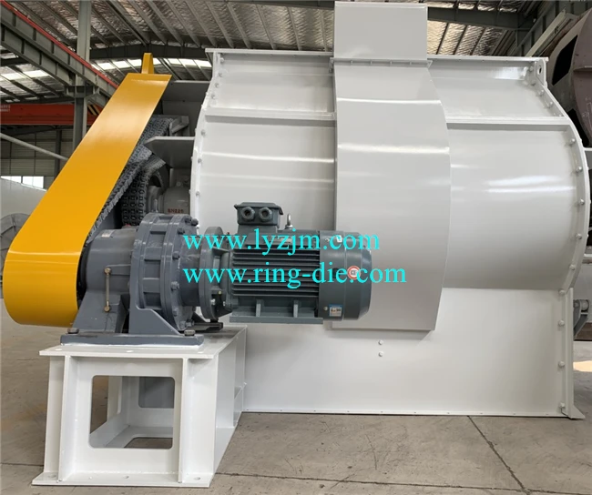 cattle feed mixer.jpg