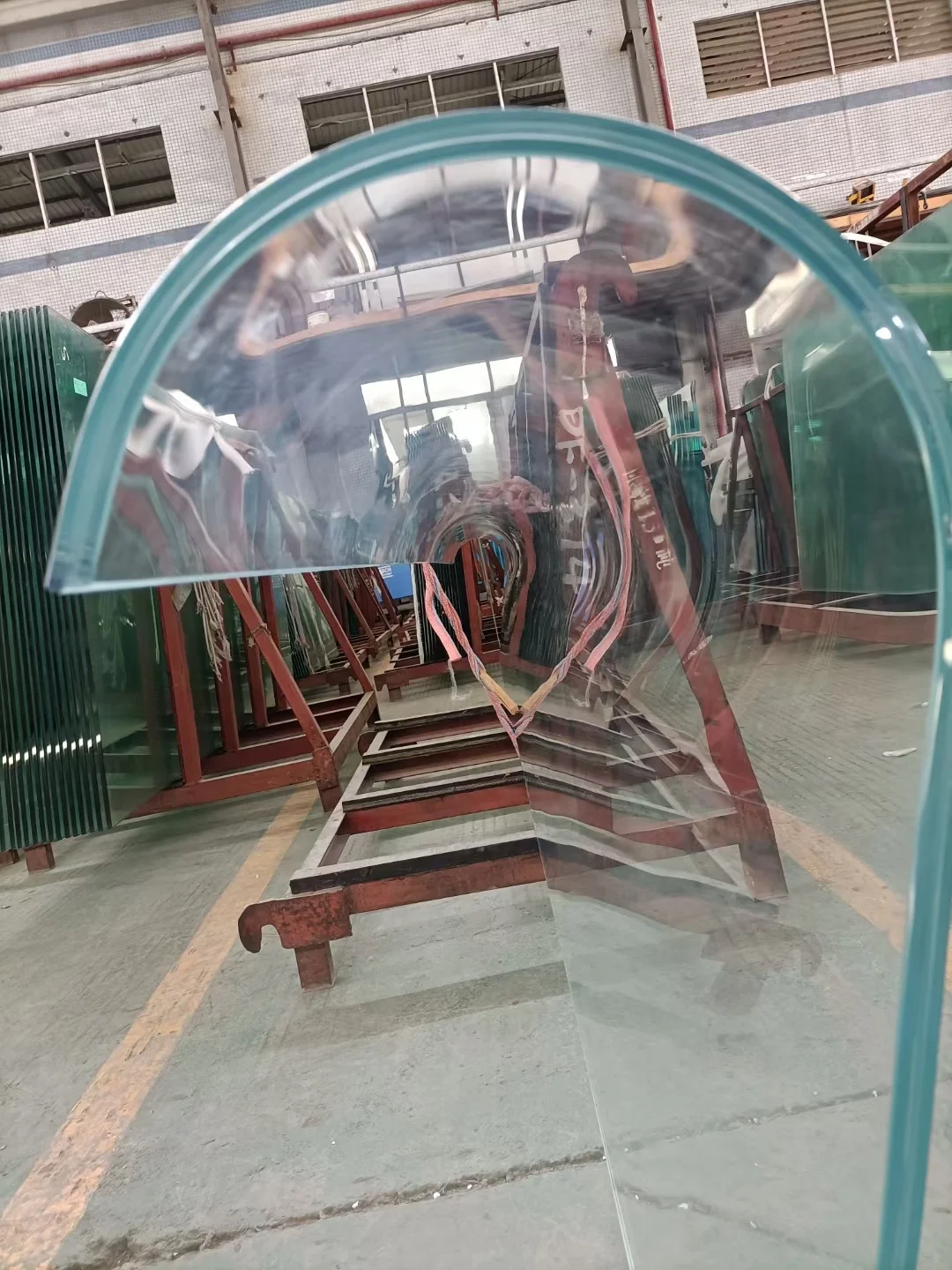 Изогнутая стеклянная панель для стеклянного купола от производителя из закаленного стекла