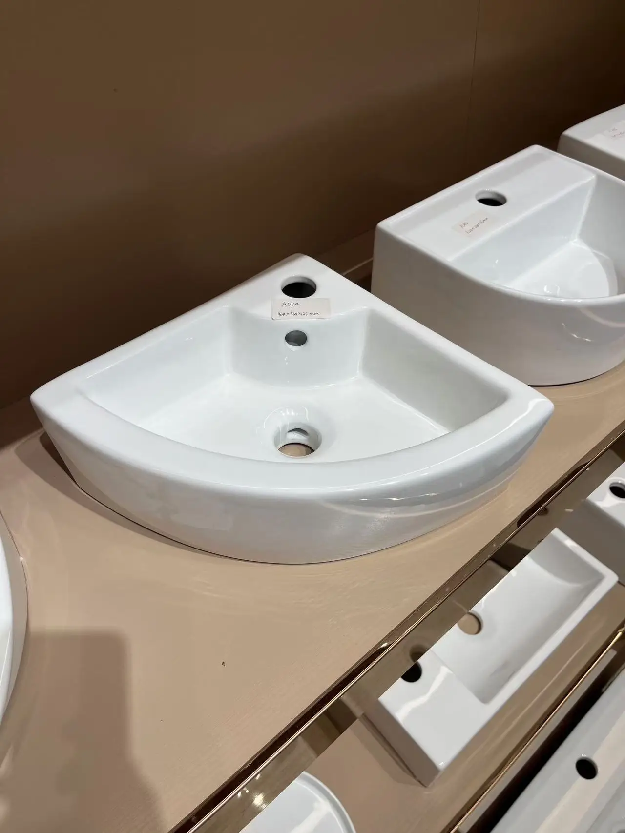 Hot Sale European Style Countertop Basin Washbasin Marble Bathroom Sinks Triangle Ceramic Art Basin