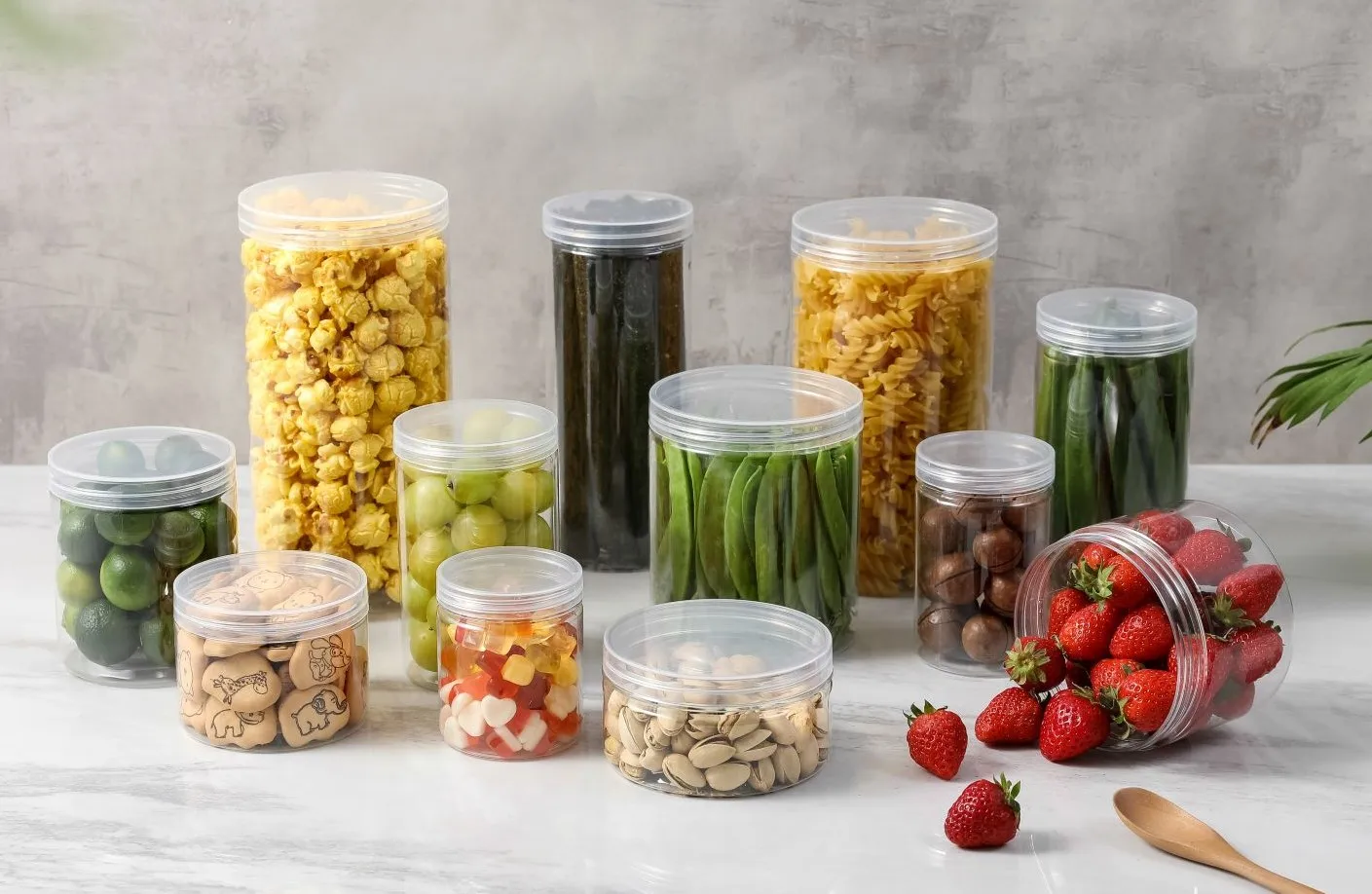 Transparent Round PET Jar Eco-Friendly 500ml Capacity Empty Candy Plastic Container for Stickers Noodles Cream Cookie Usage