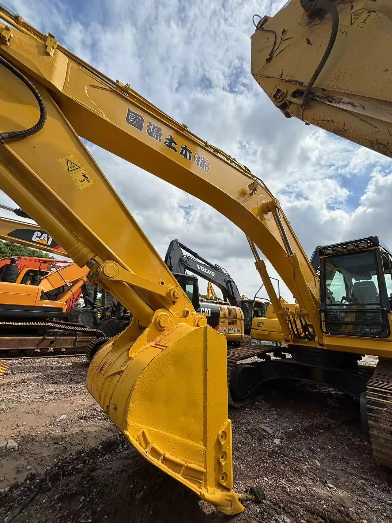 Used second-hand excavator earth-moving machinery komatsu pc300-7 of sale
