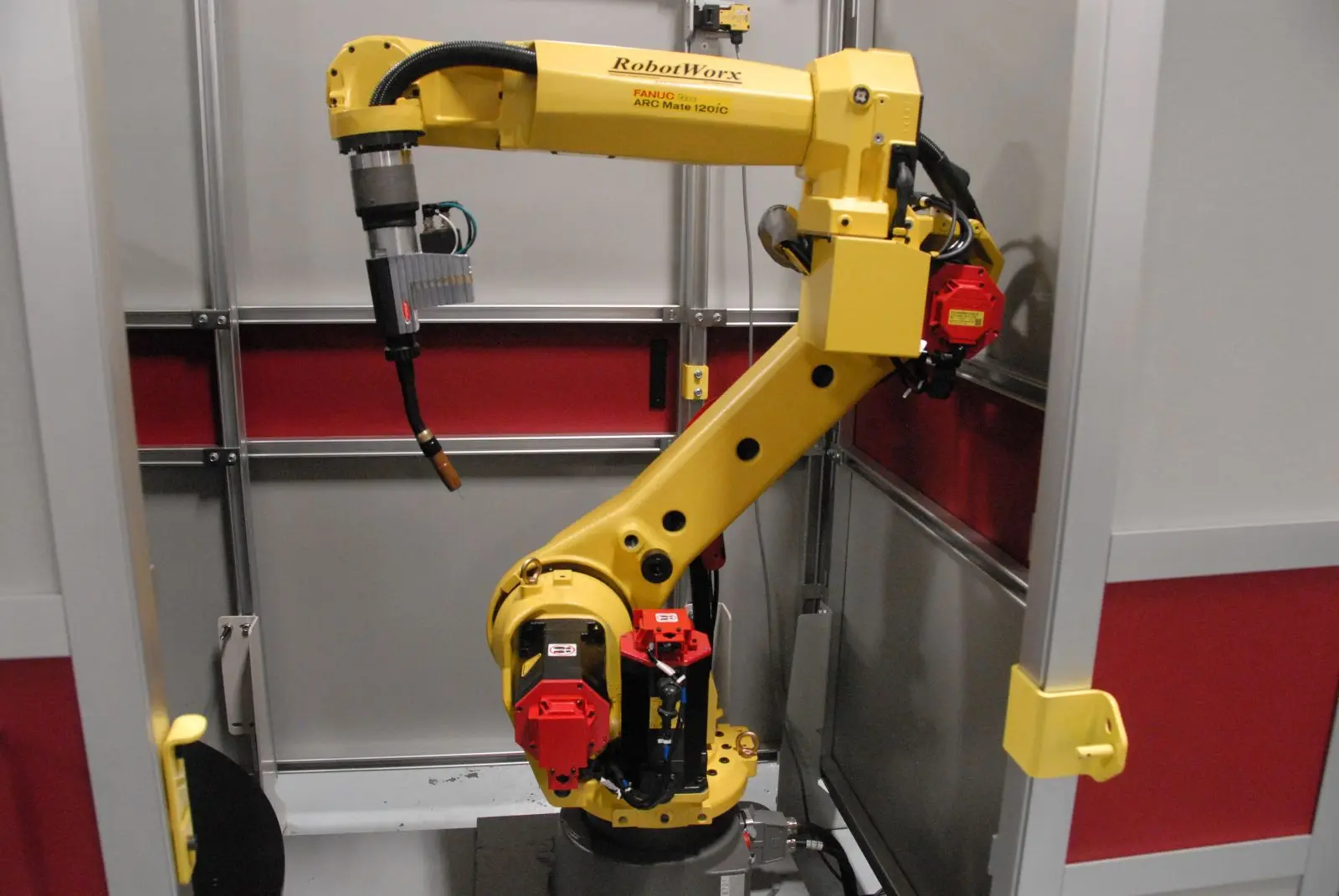 Robot Arm 6 Axis Fanuc ARC Mate 120ic Automatic Welding Robot with Servo Torch and iRVision Industrial Robot Arm
