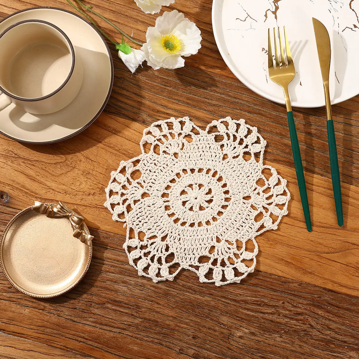 Handmade Knitted Coaster Hook Flower Hollow Circular Decorative Mat Plate Insulated Dining Table Mat
