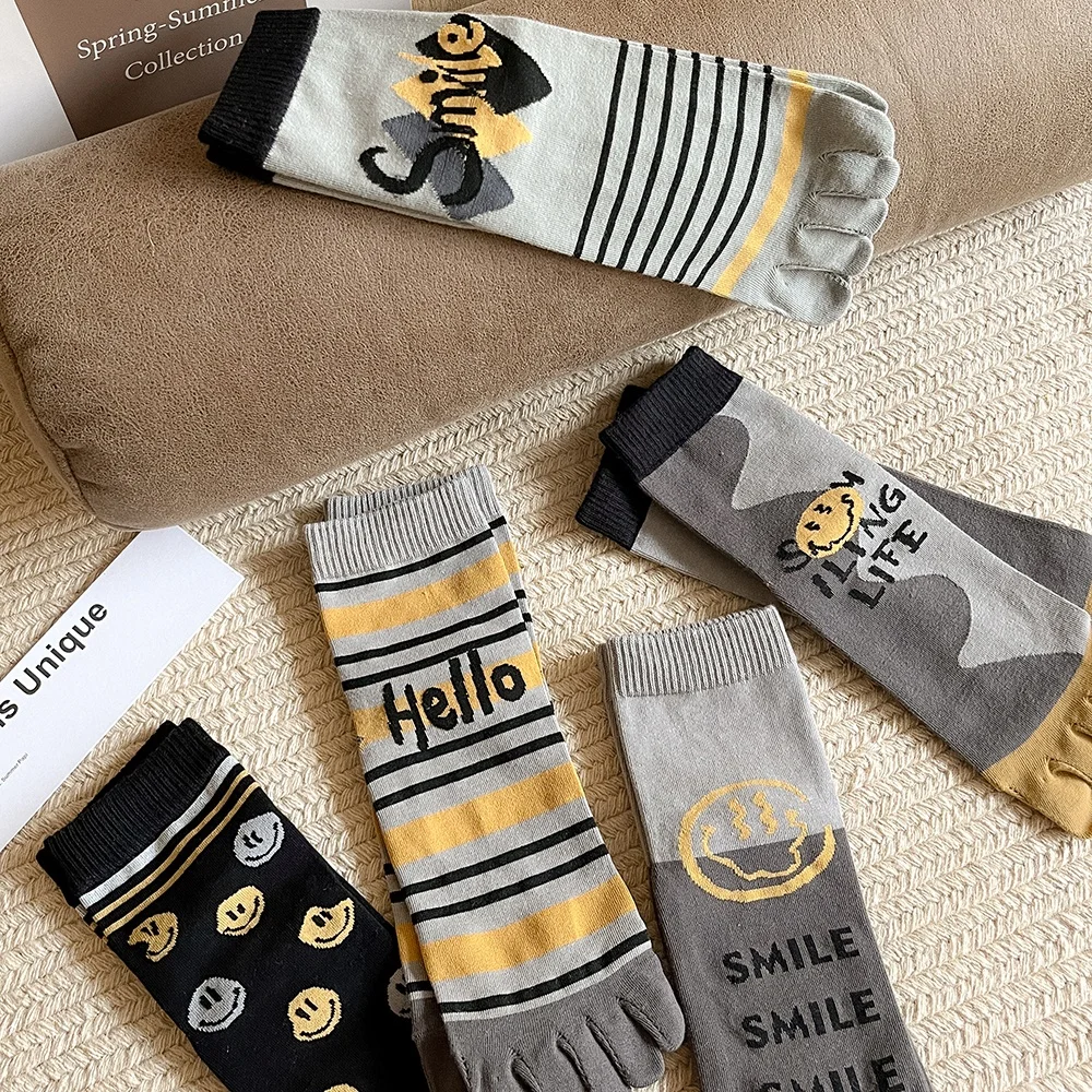 Wholesale Cotton Sport Running Men Premium Five Finger Socks Cotton Leisure Breathable Ankle letter Colour Sports Toe Socks