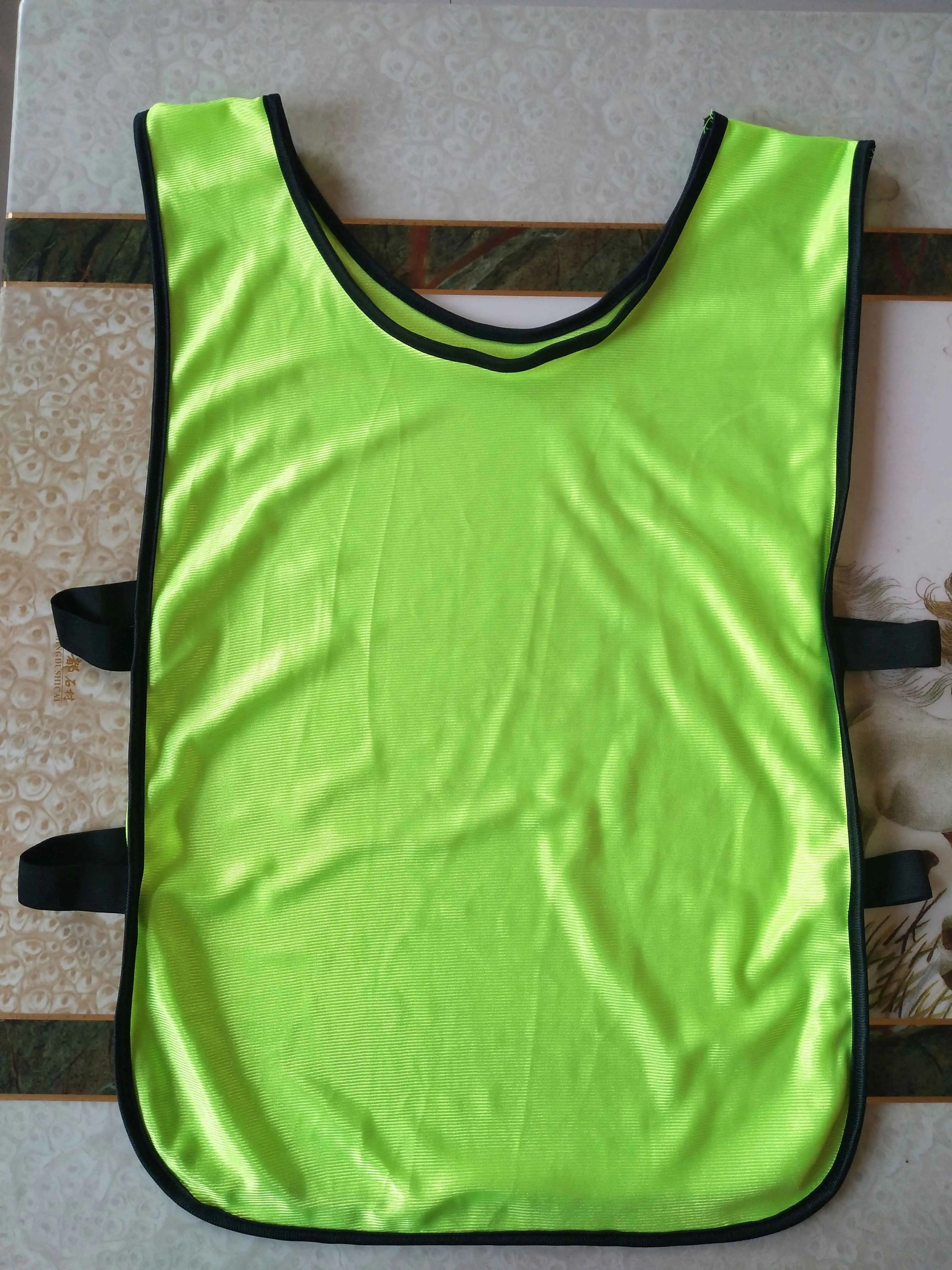 Wholesale custom double sided sport bibs football numbered pinnies soccer bibs for kids