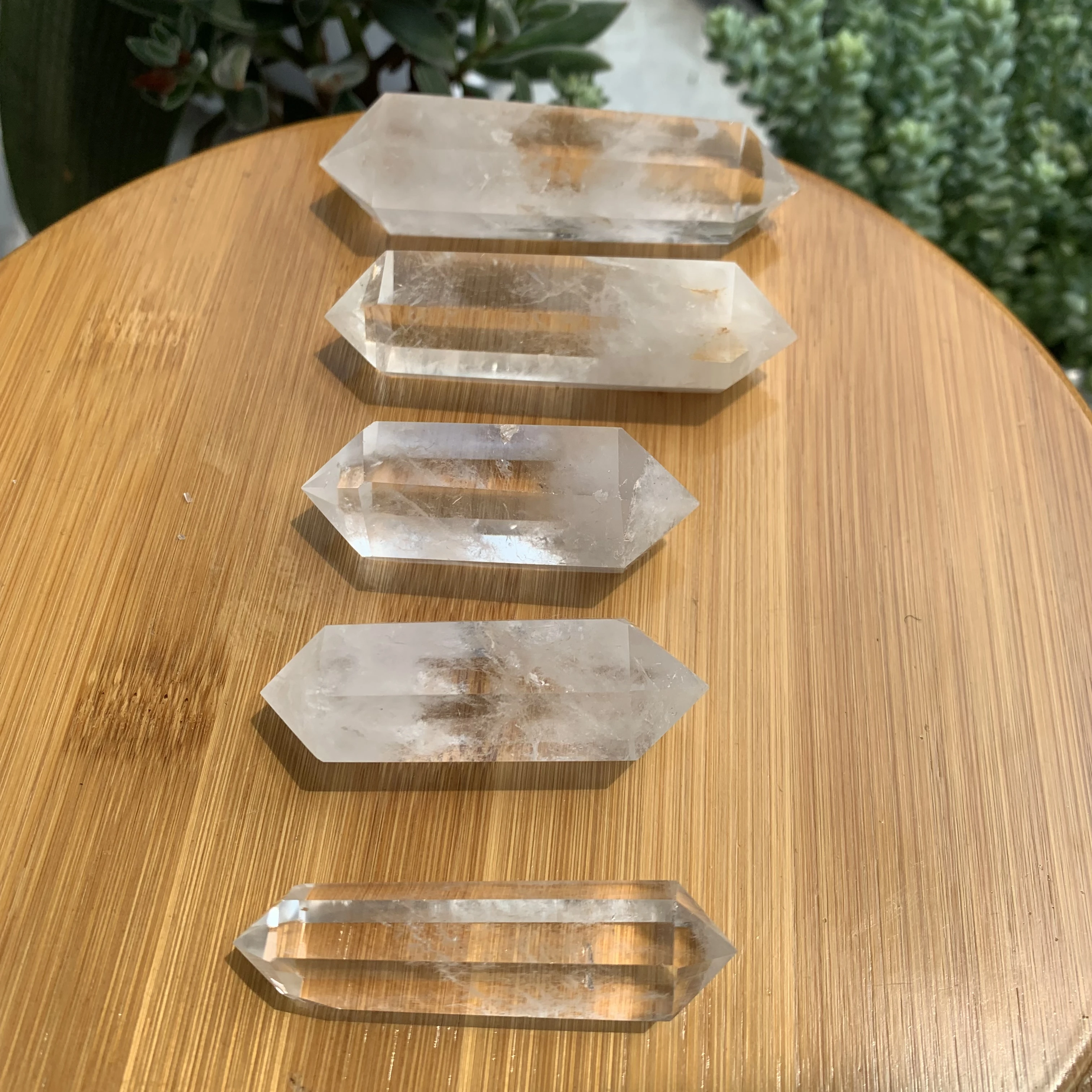 Wholesale Natural Crystals Healing Stones Tower Amethyst Clear Rose Quartz Crystal Wand Crystal Point Semi-precious Stone