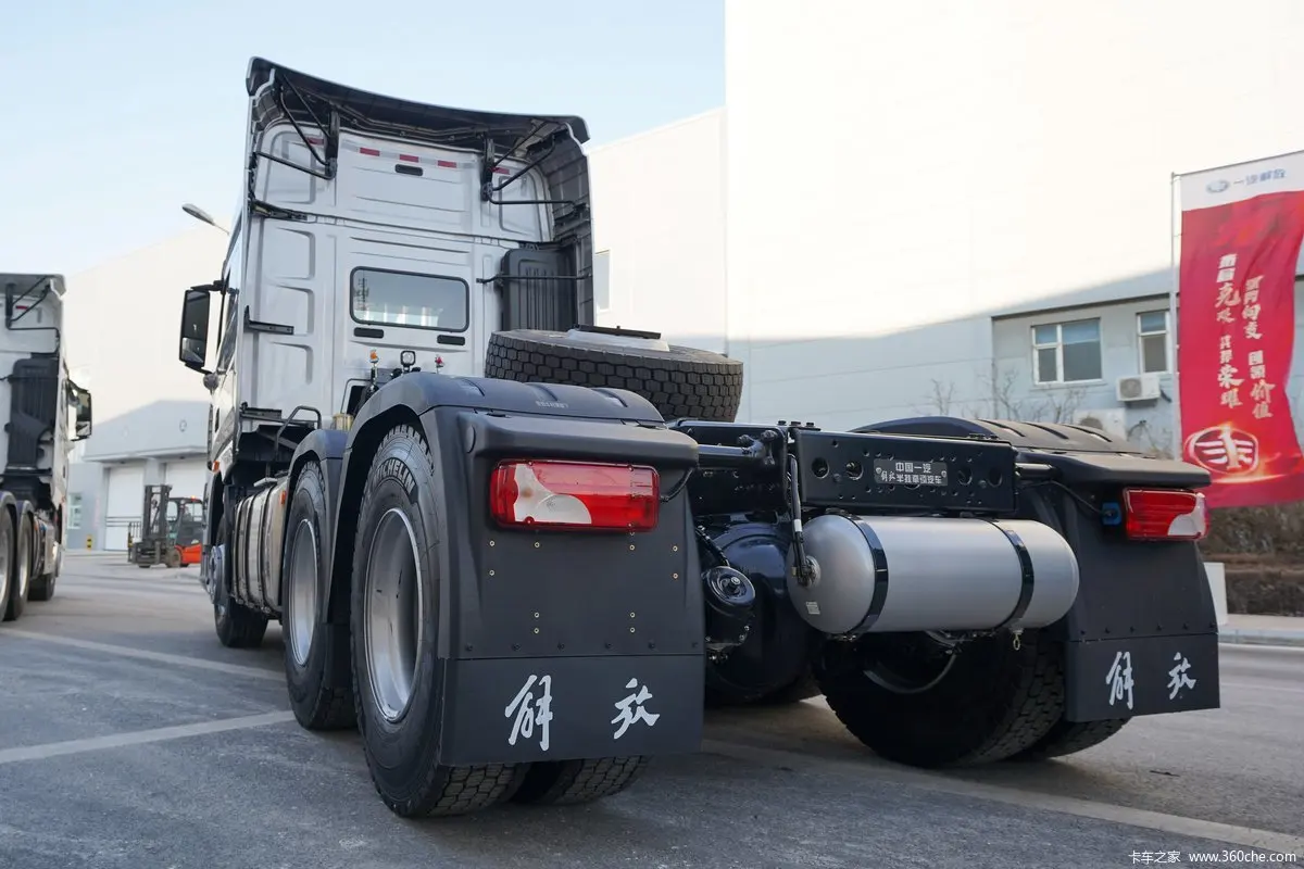Заводская цена Китай FAW Jiefang J7 6x4 Подержанные тракторы грузовик