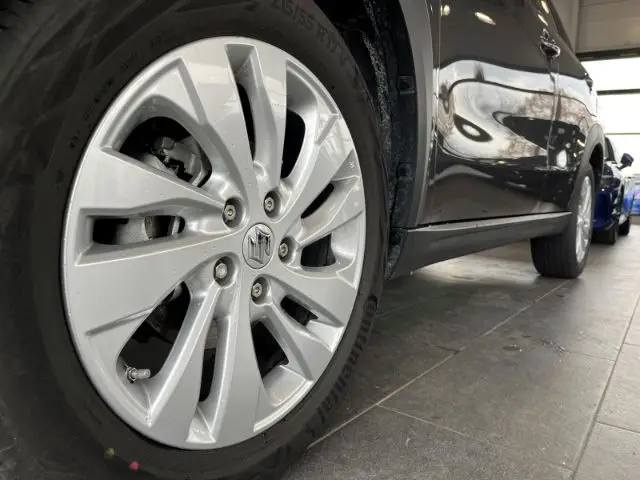 Б/у Suzuki (SX4) S-Cross готов к экспорту внедорожник небольшой пробег