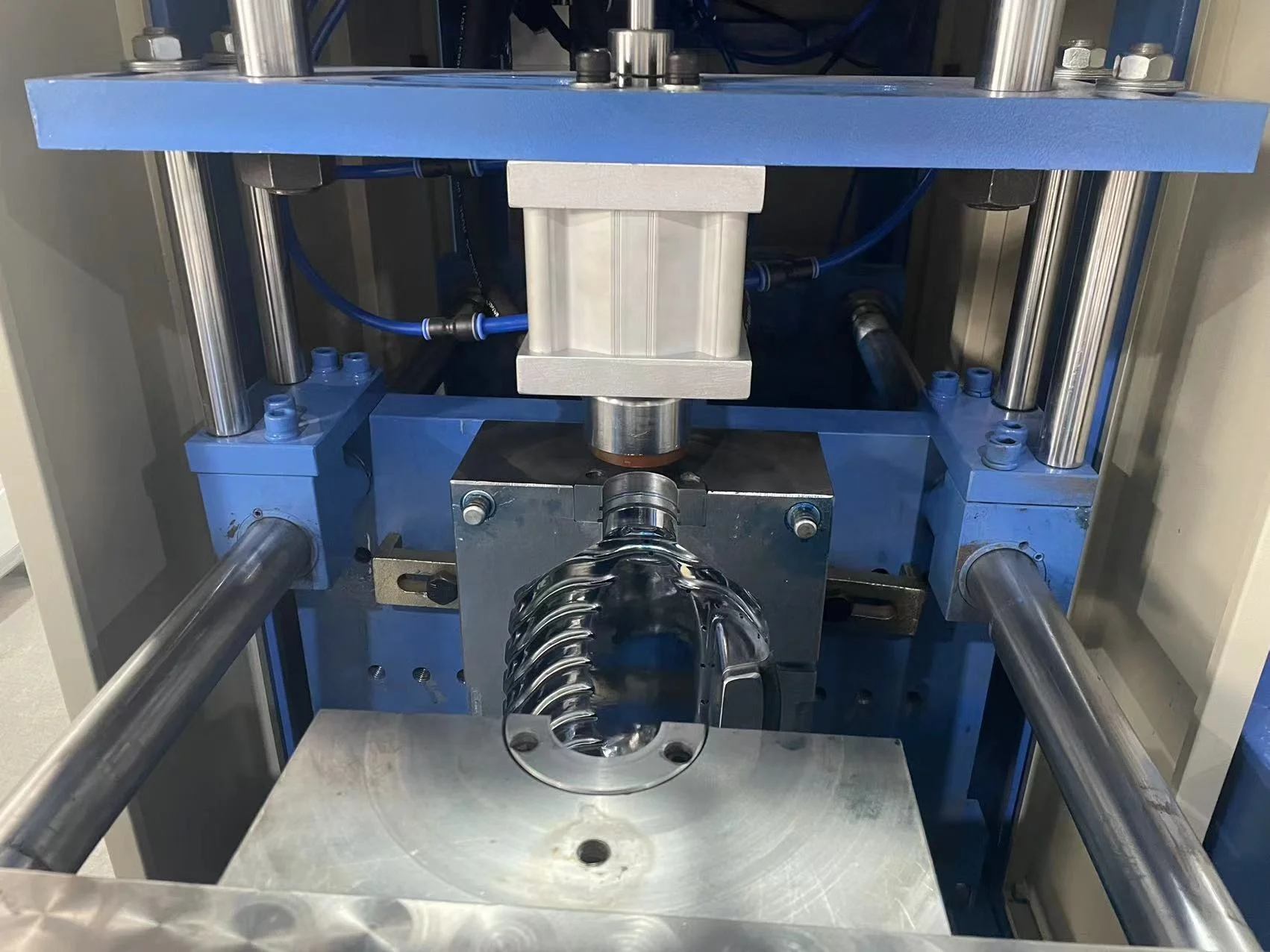 Semi-automatic PET Linear 5liter bottle blowing machine small bottle pet device blowing machine mg 880 blowing machine