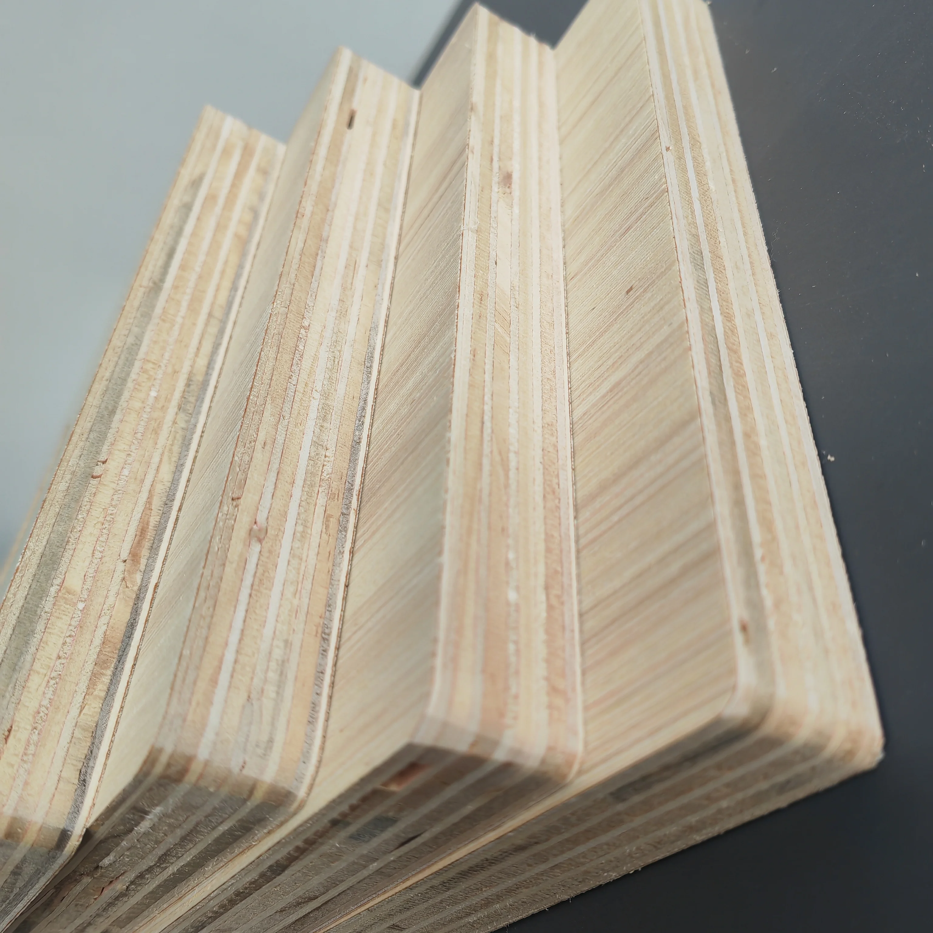 Chinese supplier new design high quality waterproof engineered plywood for furniture