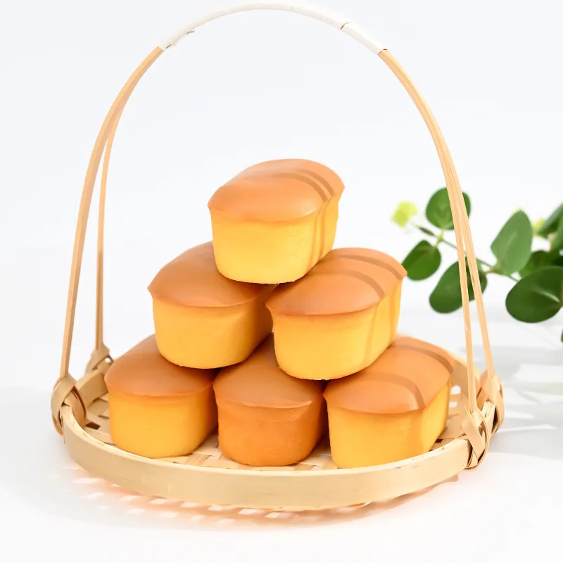 Cheesecake casual breakfast bread cake snack soft heart pastry dessert late night snack to satisfy hunger cream cake