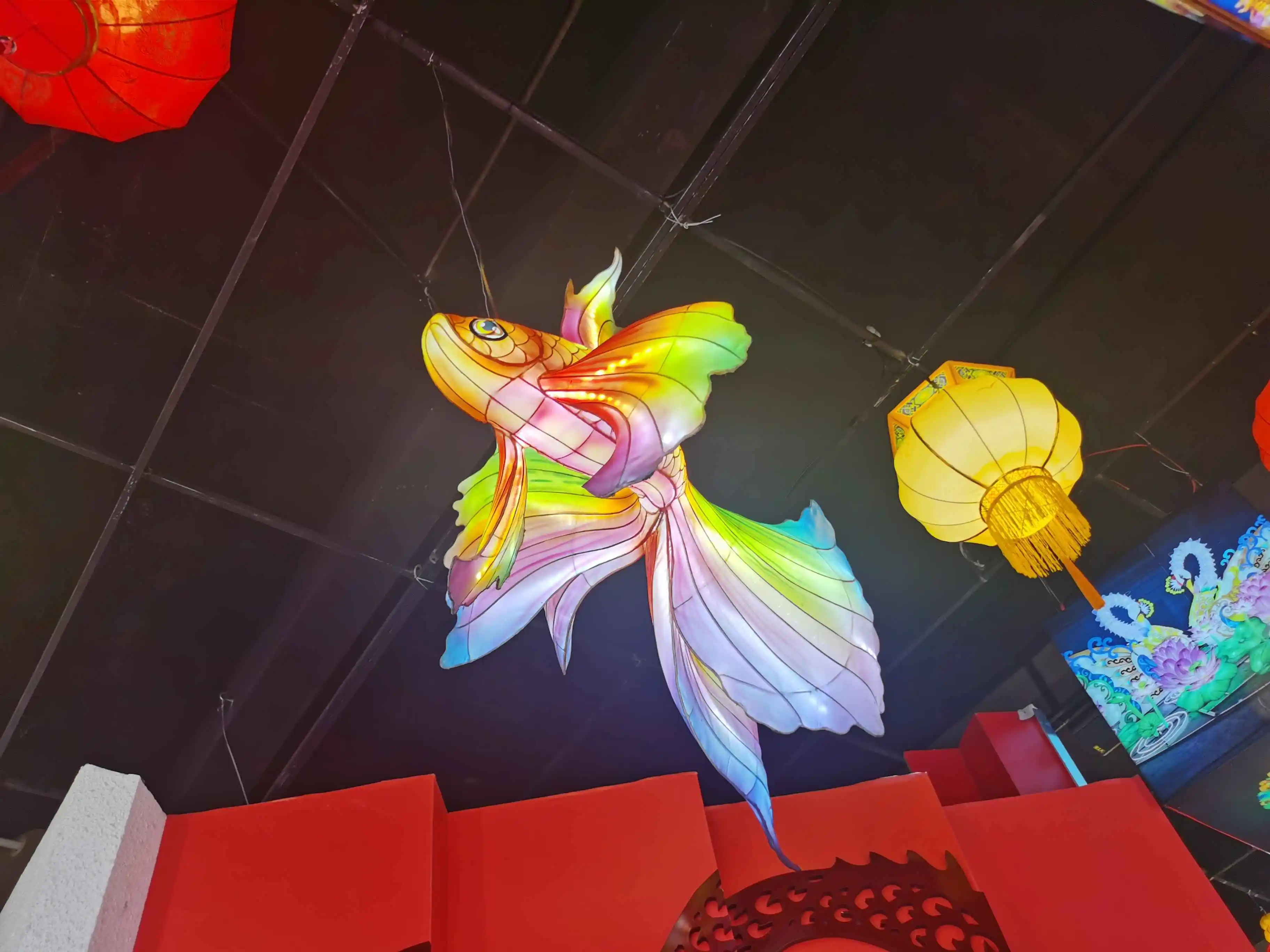 Chinese Tradition Light Festival Decoration Red Fish Lantern Hand Painted LED Animal Fish Lanterns for Lunar New Year