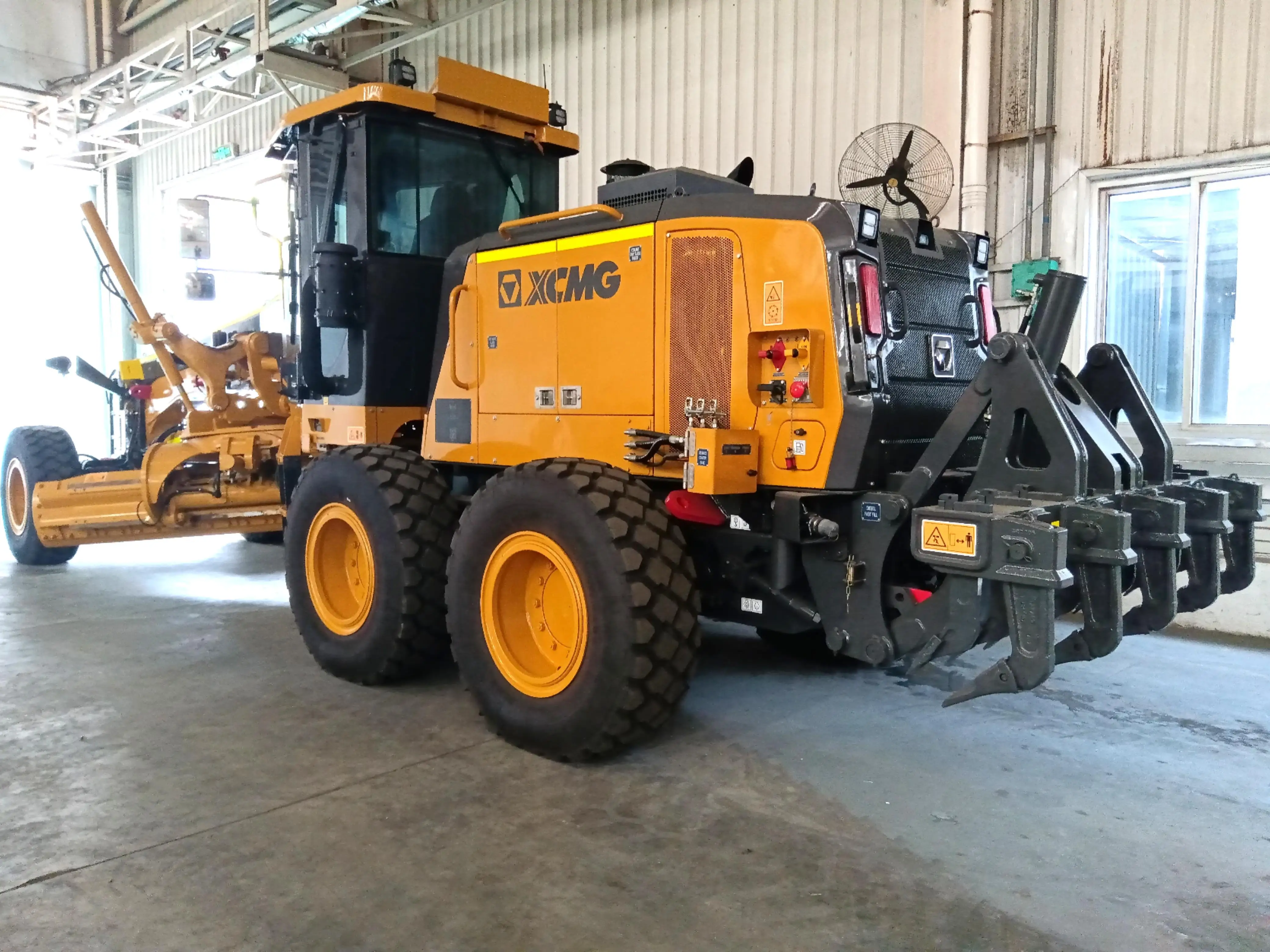 XCMG Официальный китайский грейдер machineGR2605 260HP моторный используемый в наличии