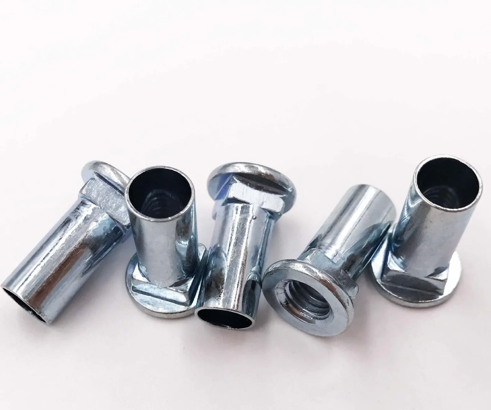Insert T Nut Stainless Steel Four Claw Tee Nut for Furniture Chairs Factory cheap price