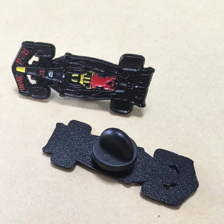 High quality dye black plating metal hat brooches custom car shape pin badge soft enamel lapel pins